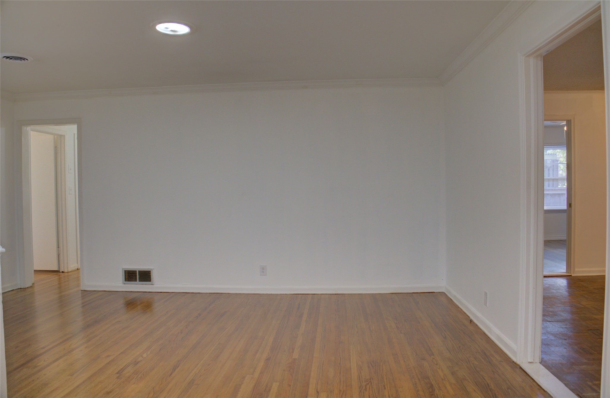 3922 E 34th Street Property Photo 8