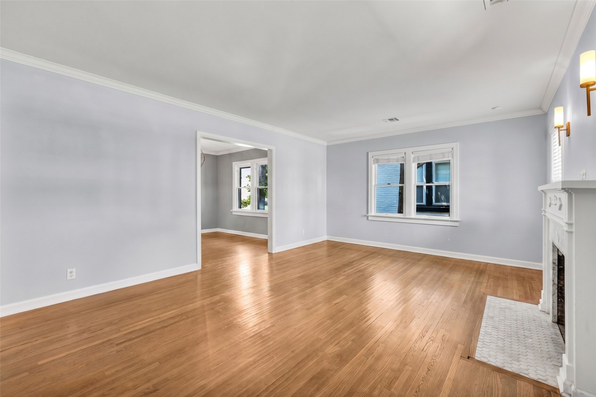 1208 S Columbia Avenue Property Photo 3
