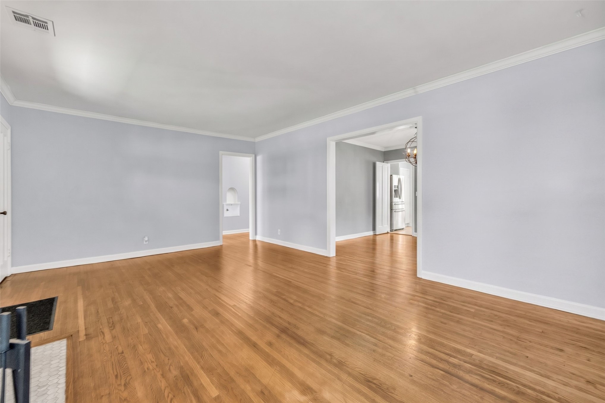 1208 S Columbia Avenue Property Photo 5