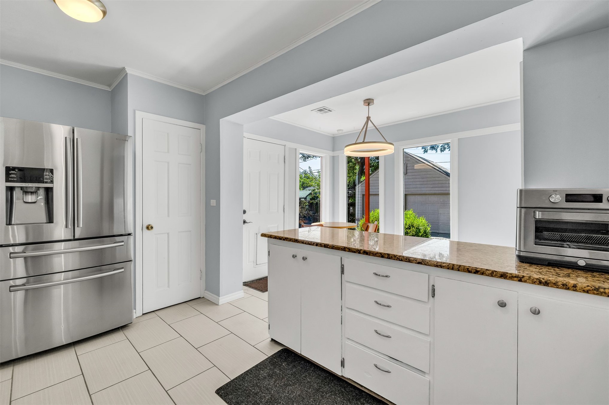 1208 S Columbia Avenue Property Photo 11
