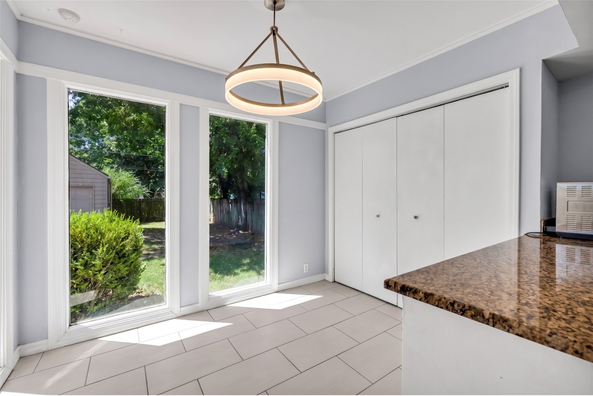 1208 S Columbia Avenue Property Photo 12