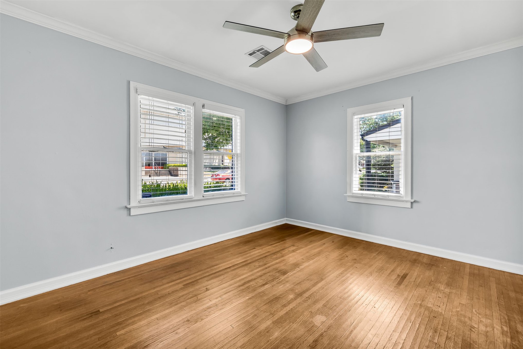 1208 S Columbia Avenue Property Photo 14