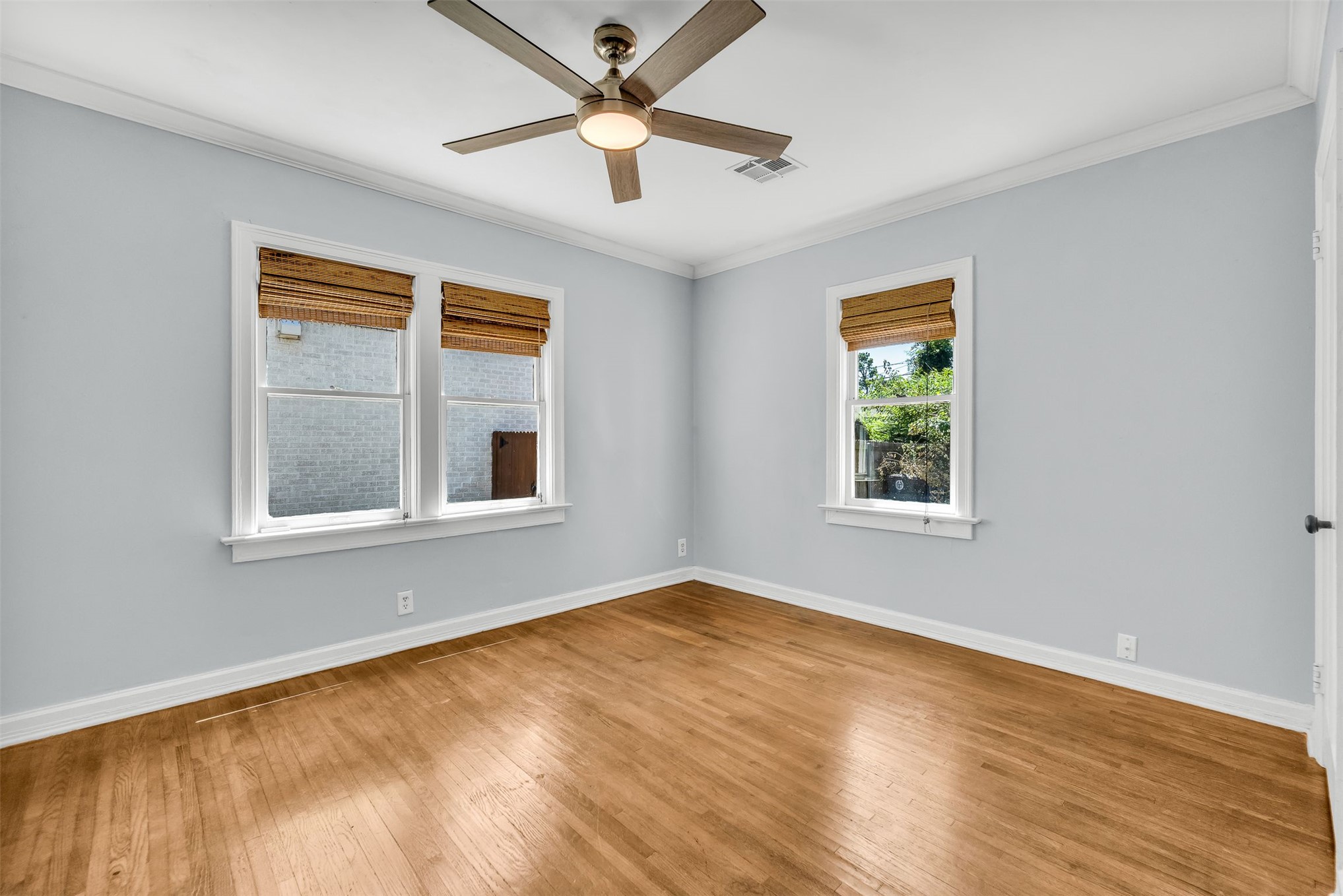 1208 S Columbia Avenue Property Photo 17
