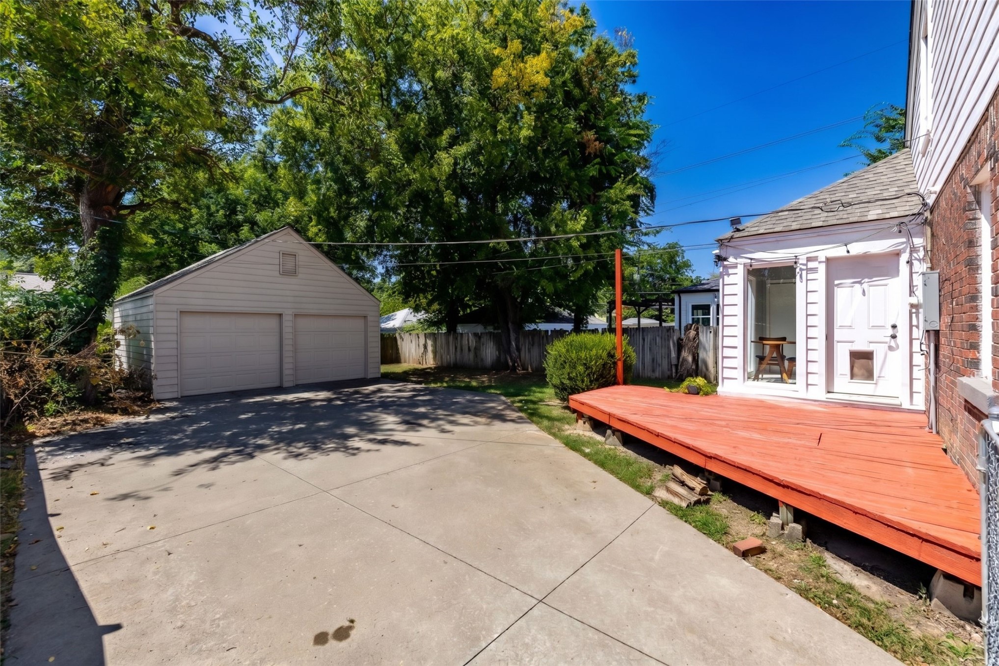 1208 S Columbia Avenue Property Photo 25