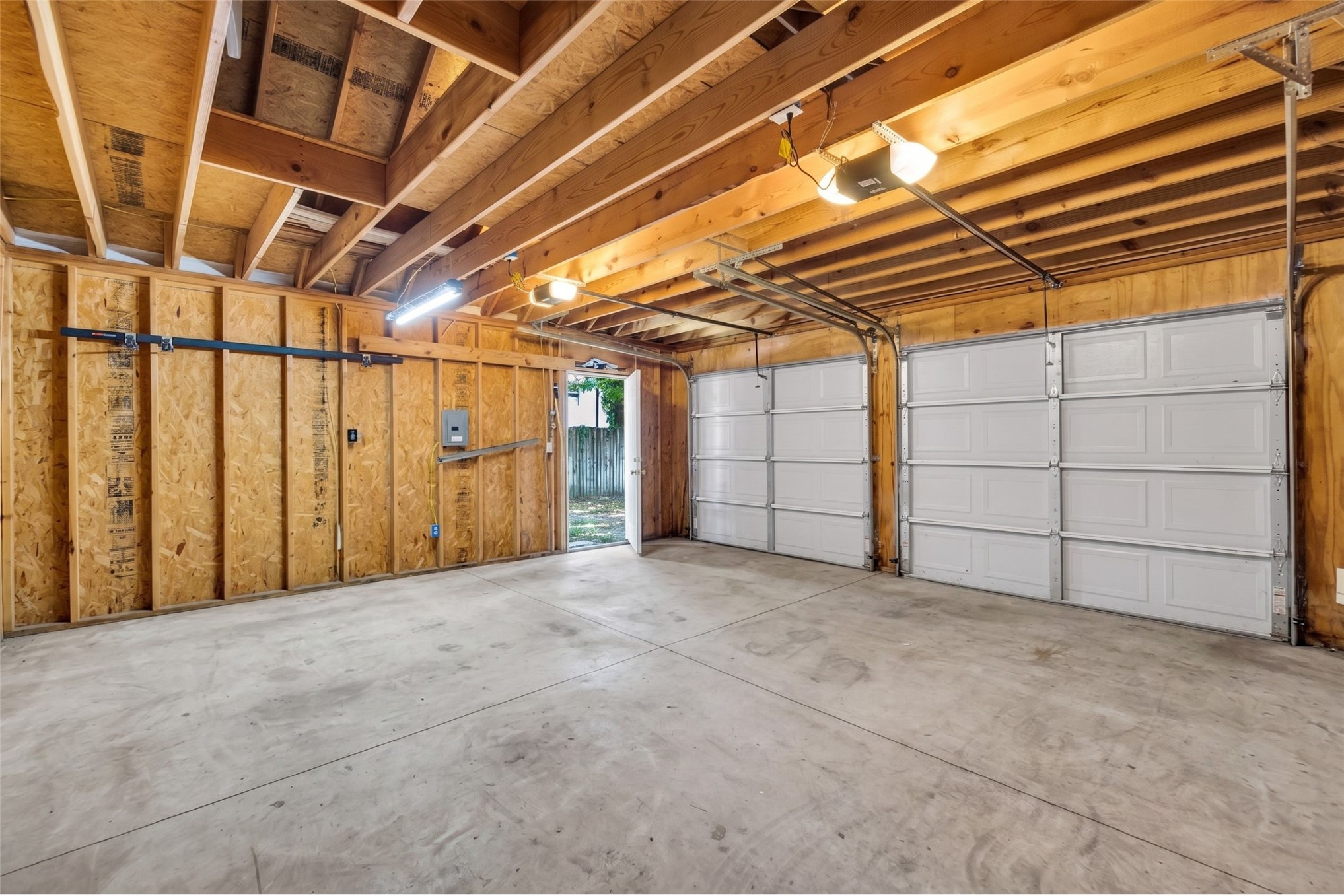 1208 S Columbia Avenue Property Photo 29