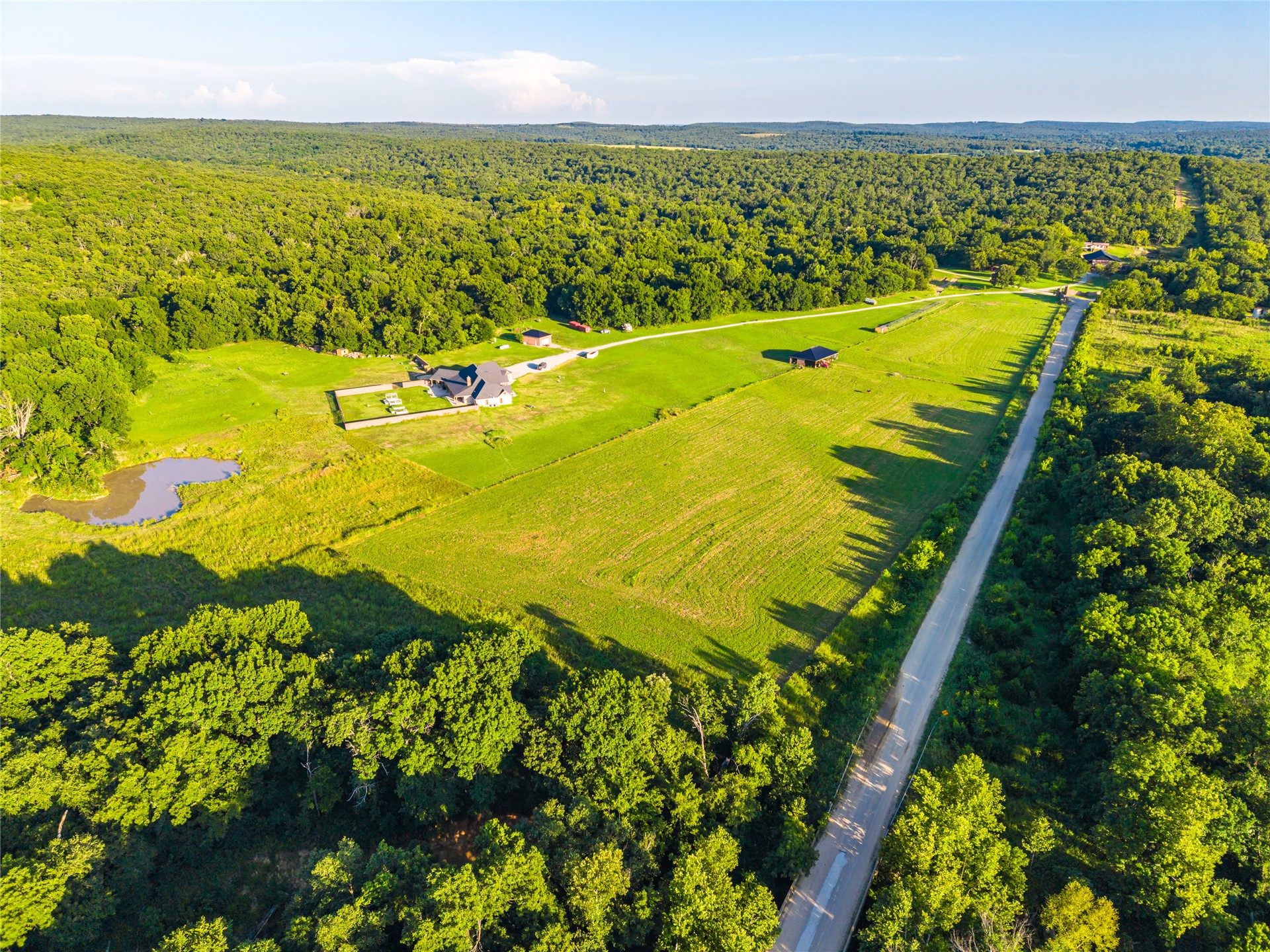 2502 N 386 Road Property Photo 4