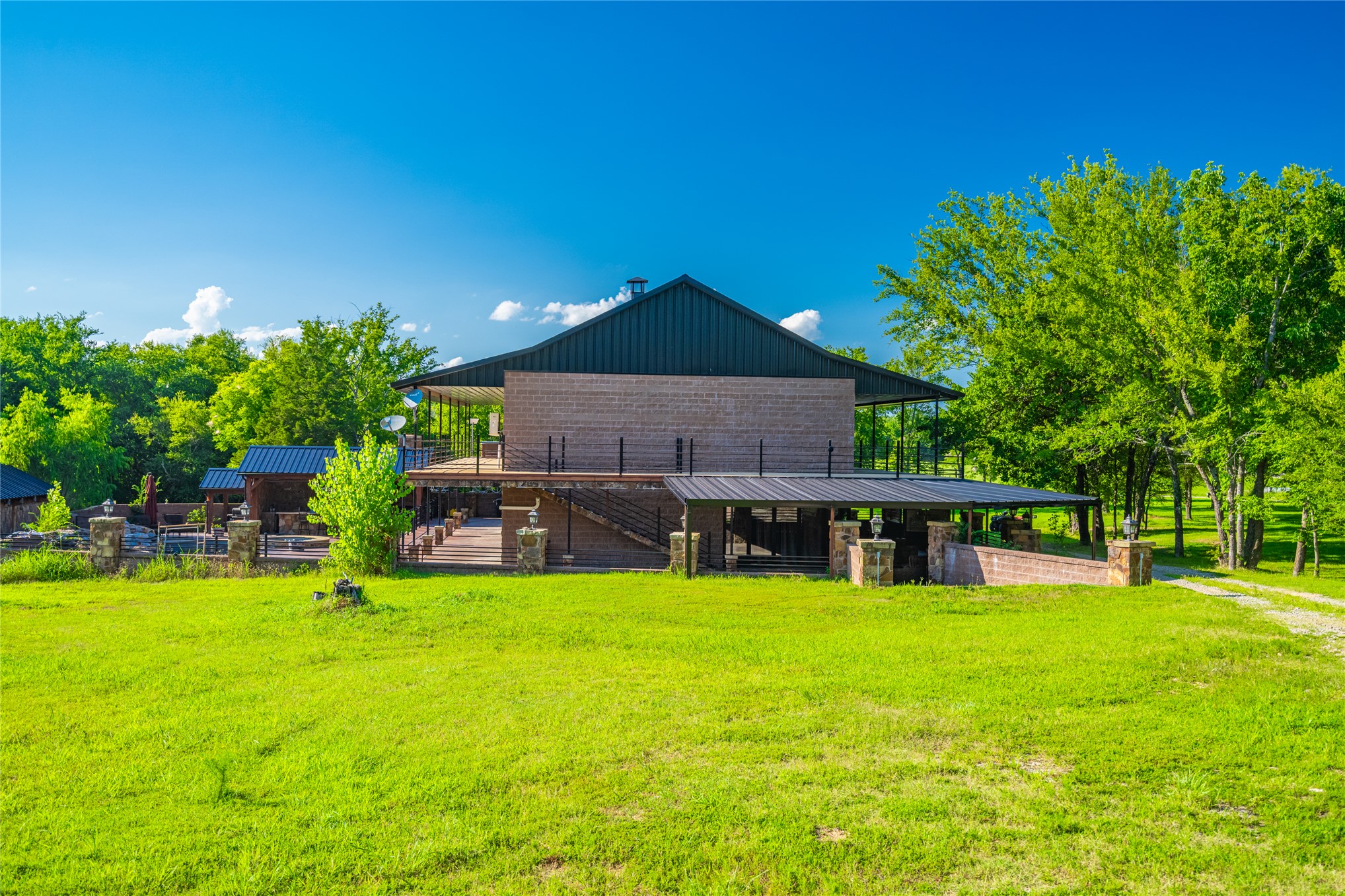2502 N 386 Road Property Photo 12