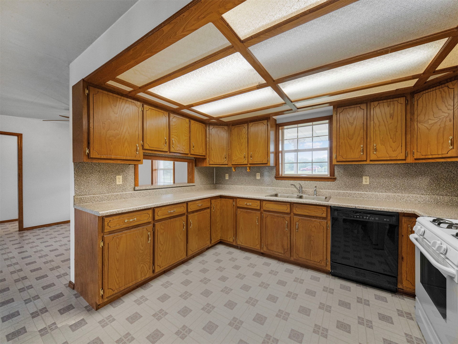 8611 N 100th Avenue W Property Photo 9