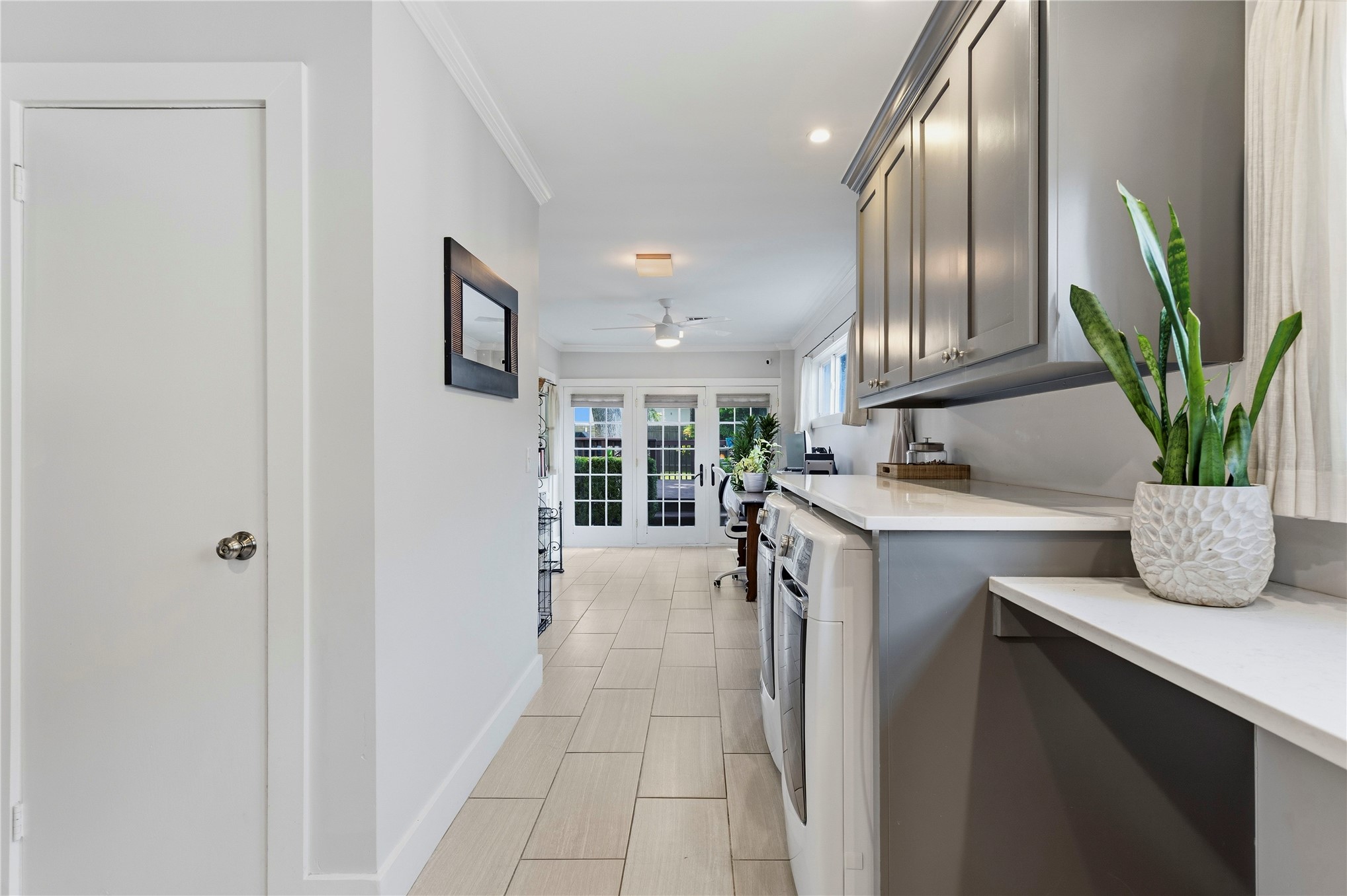 1348 S College Avenue Property Photo 15