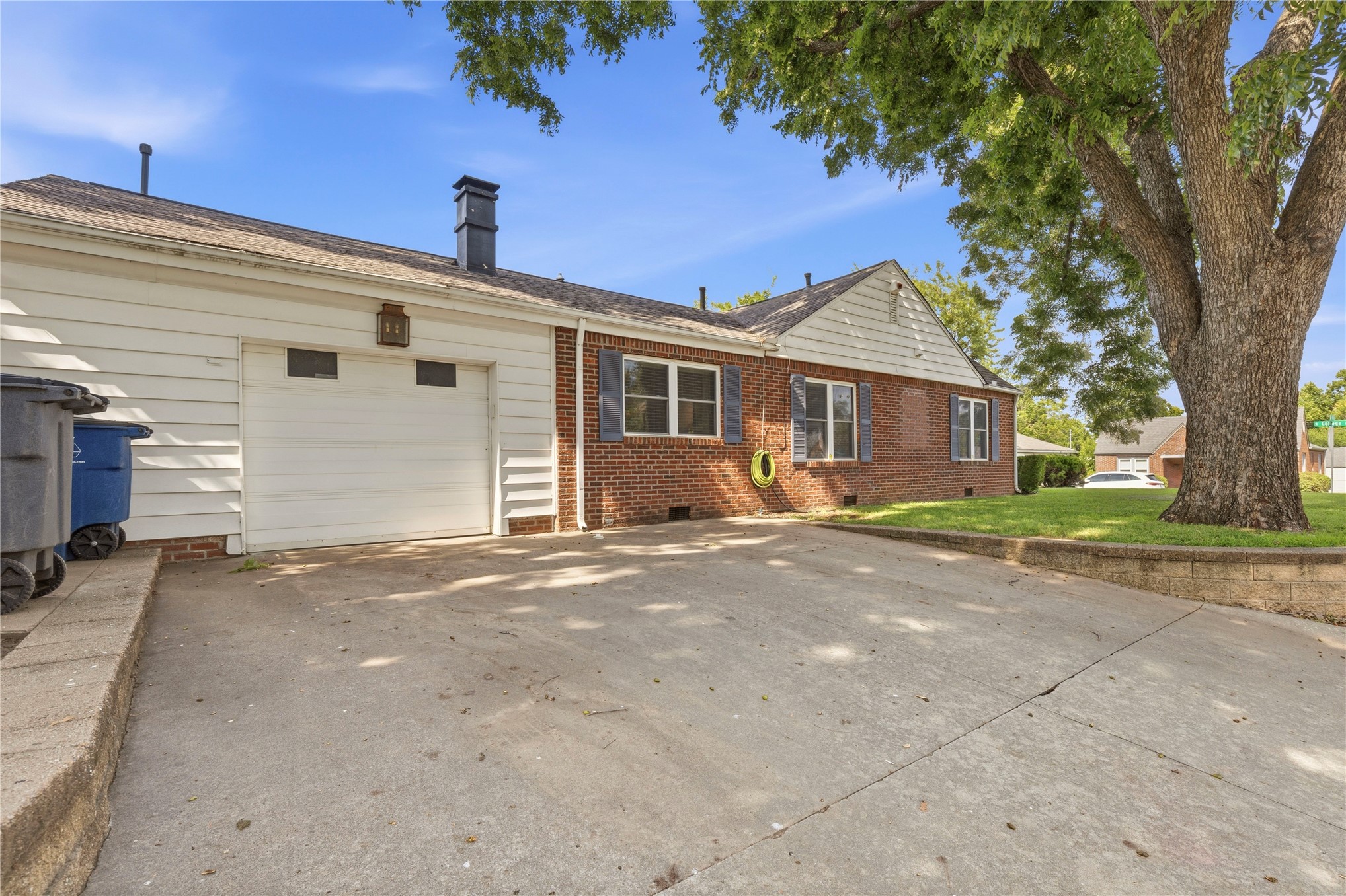 1348 S College Avenue Property Photo 26