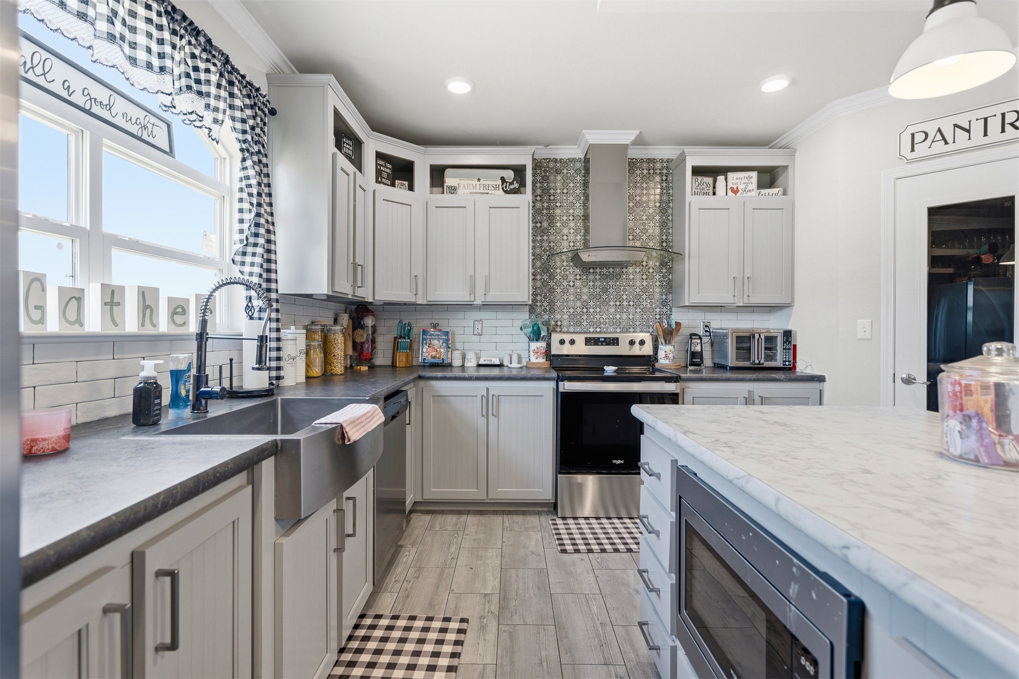 6936 Delores Road Property Photo 11