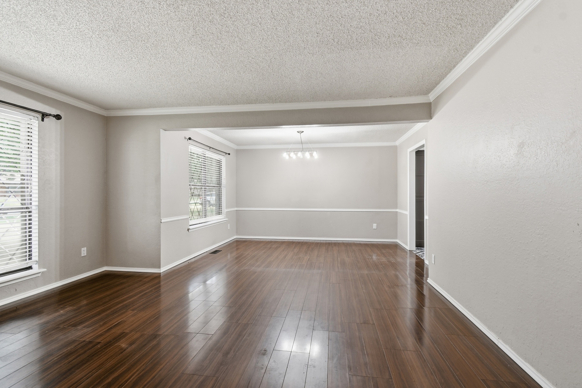 5008 E 97th Place Property Photo 8