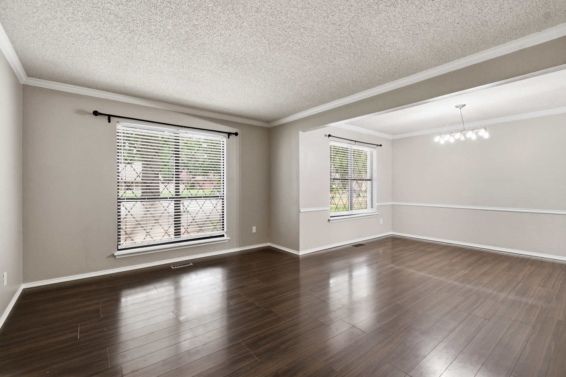 5008 E 97th Place Property Photo 10