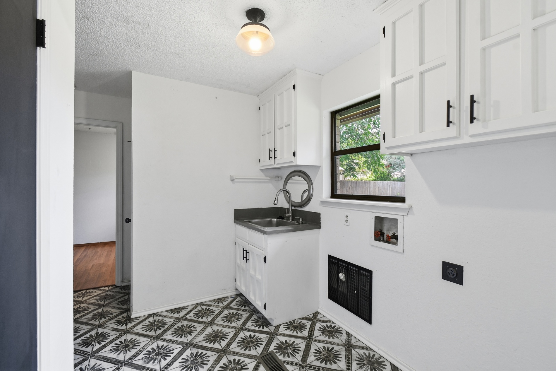 5008 E 97th Place Property Photo 19