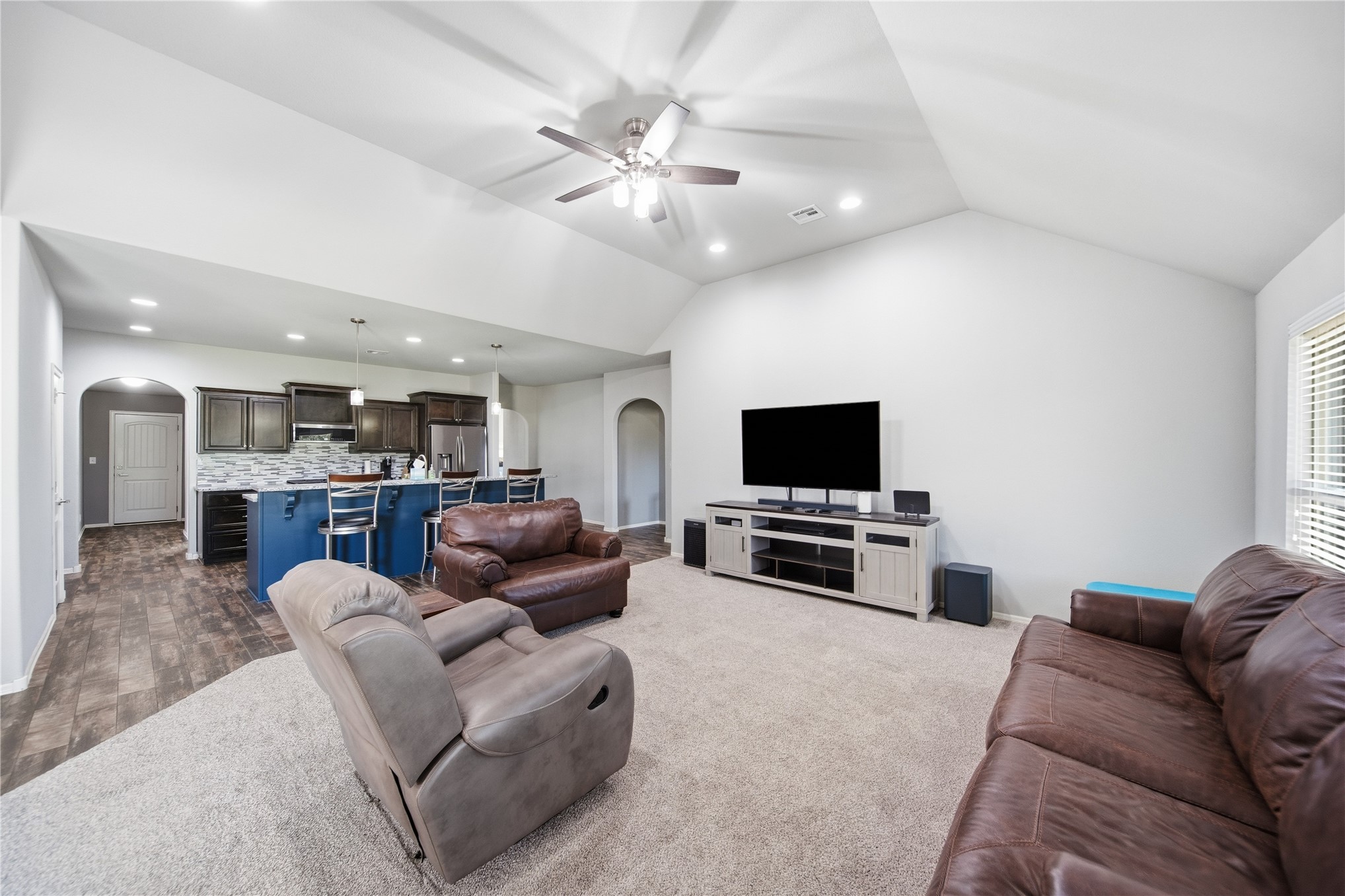 6812 S Elder Avenue Property Photo 10