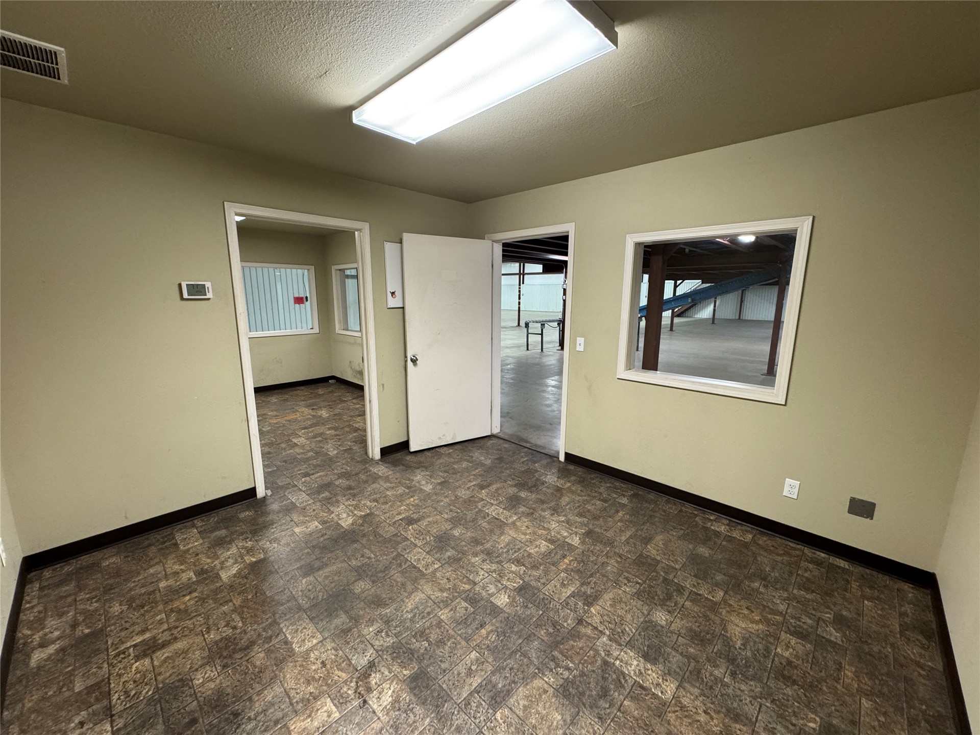 130 E 9th Street Property Photo 17