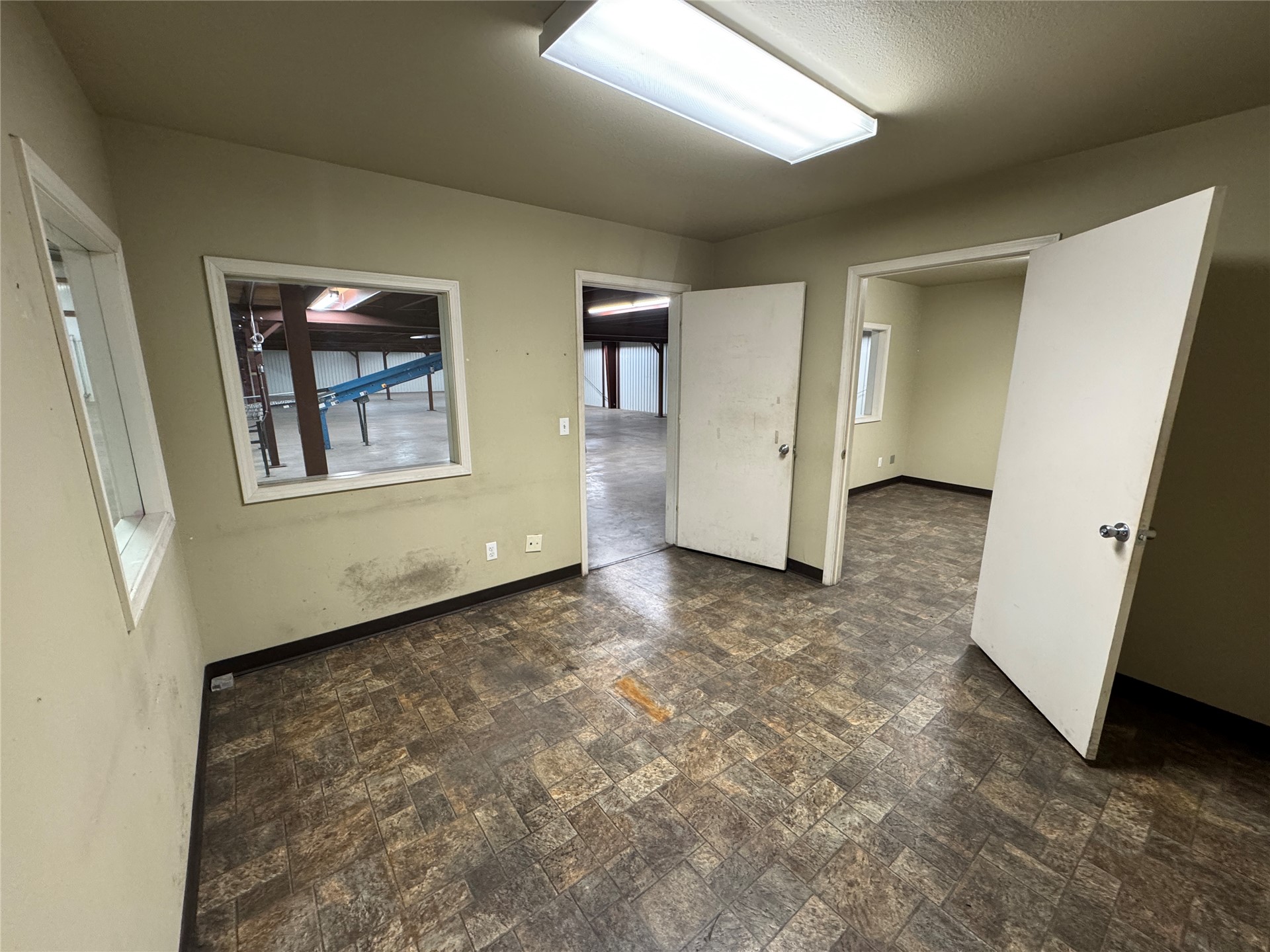130 E 9th Street Property Photo 18