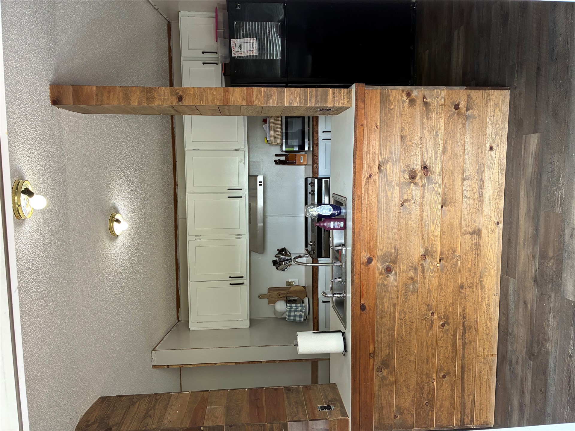 24160 Watts Road Property Photo 4