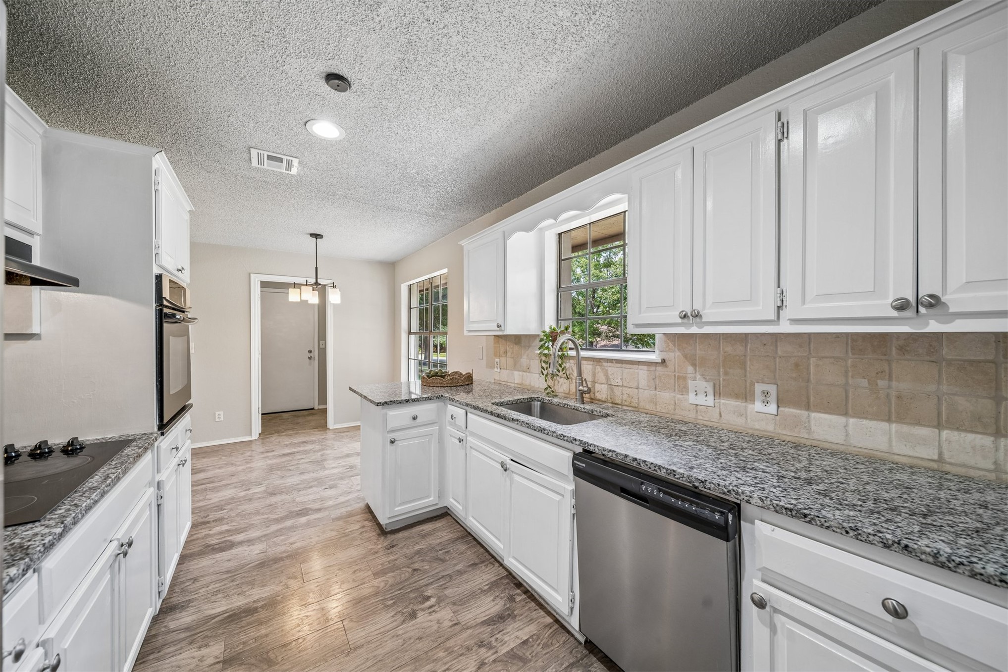 8225 Wright Place Property Photo 4