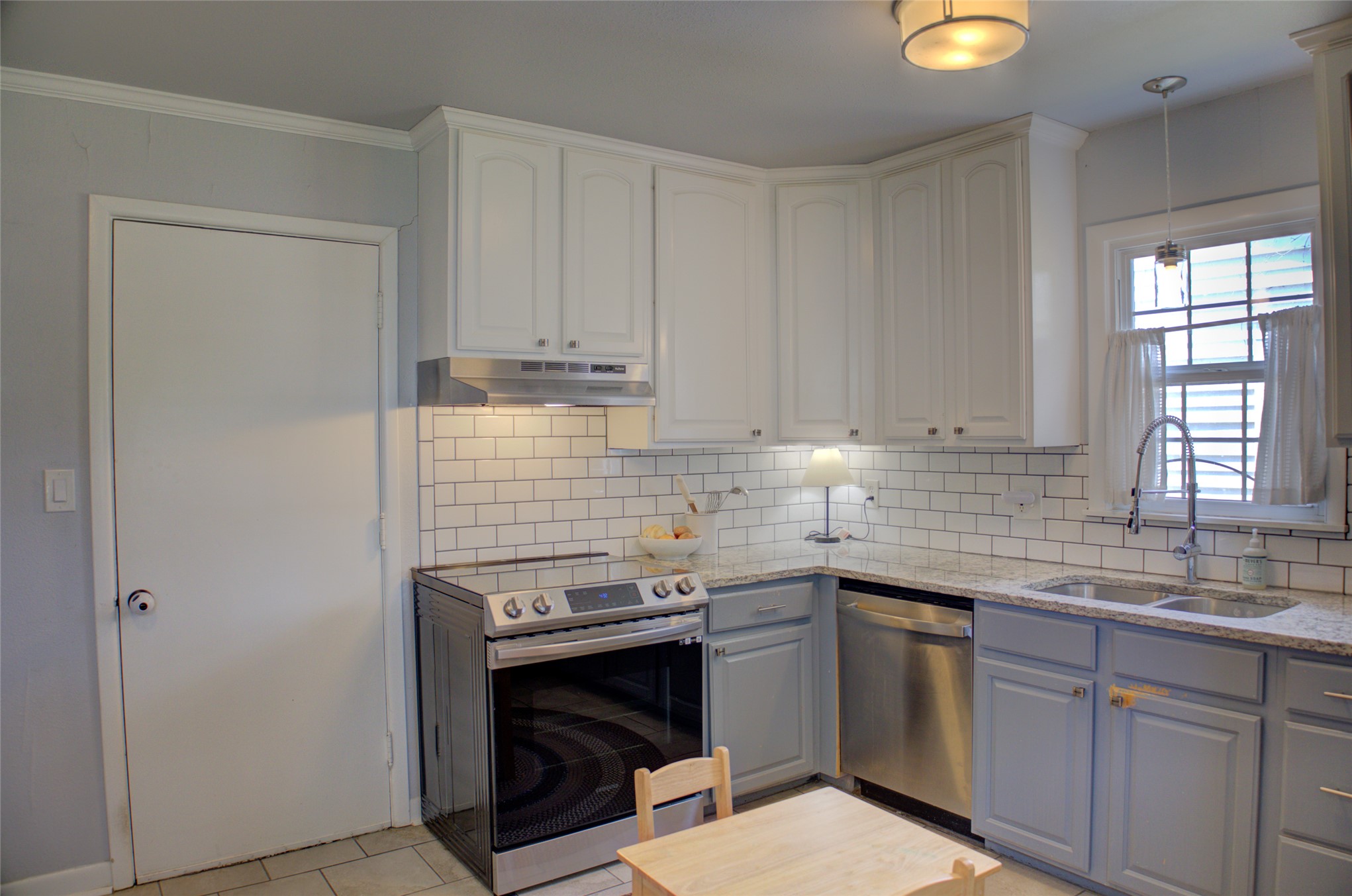 3825 S Cincinnati Avenue Property Photo 13