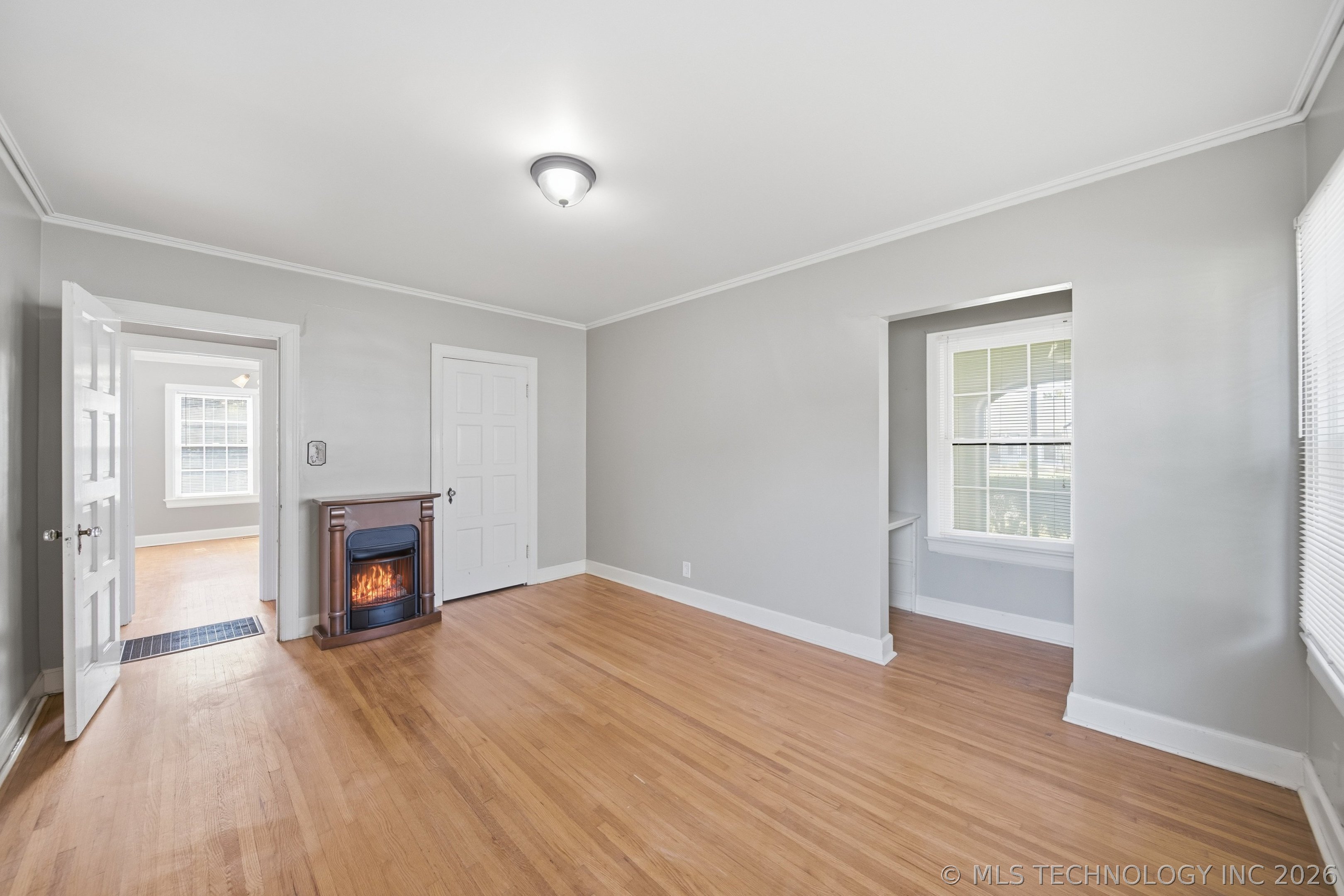 2724 E 14th Street Property Photo 16