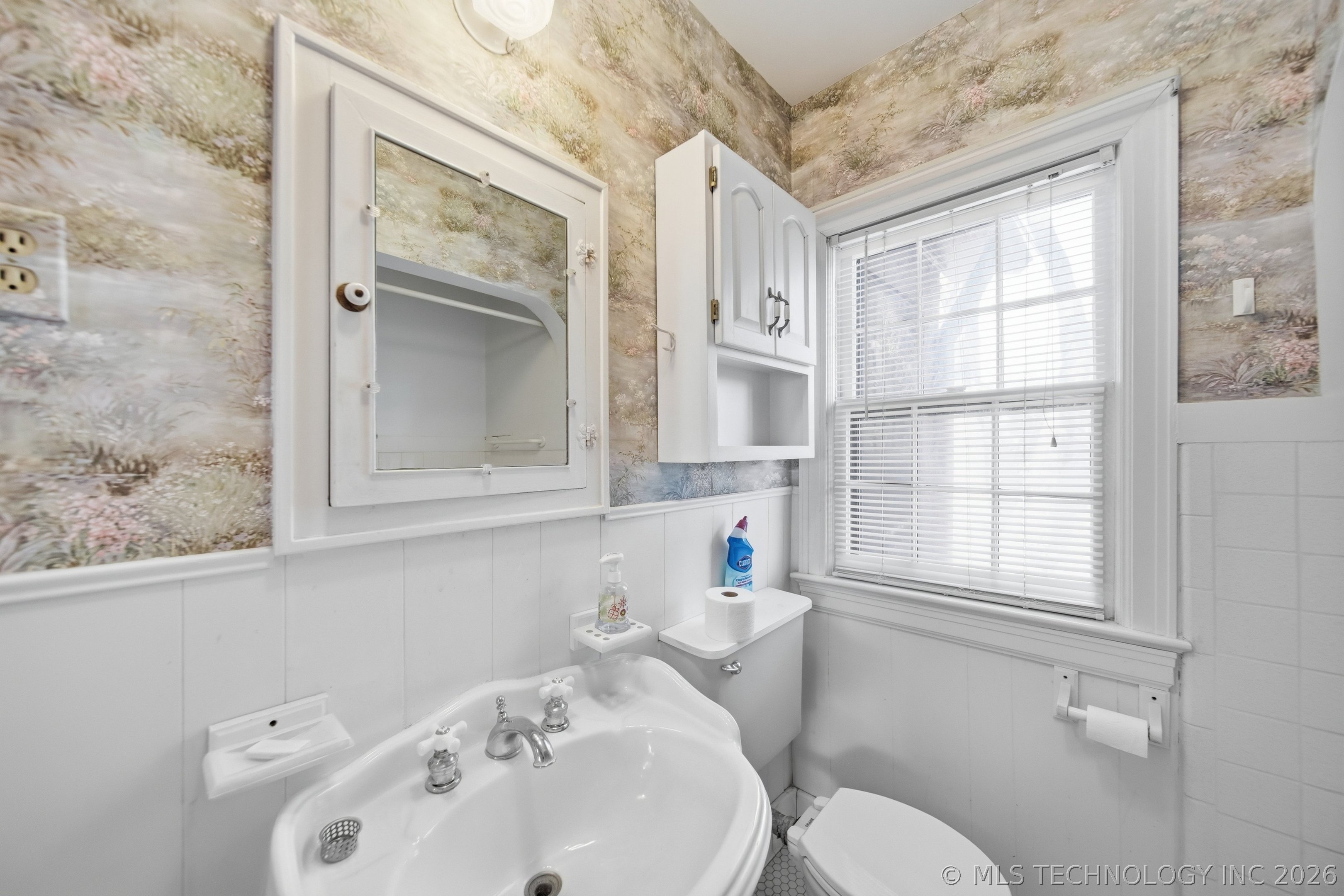 2724 E 14th Street Property Photo 31