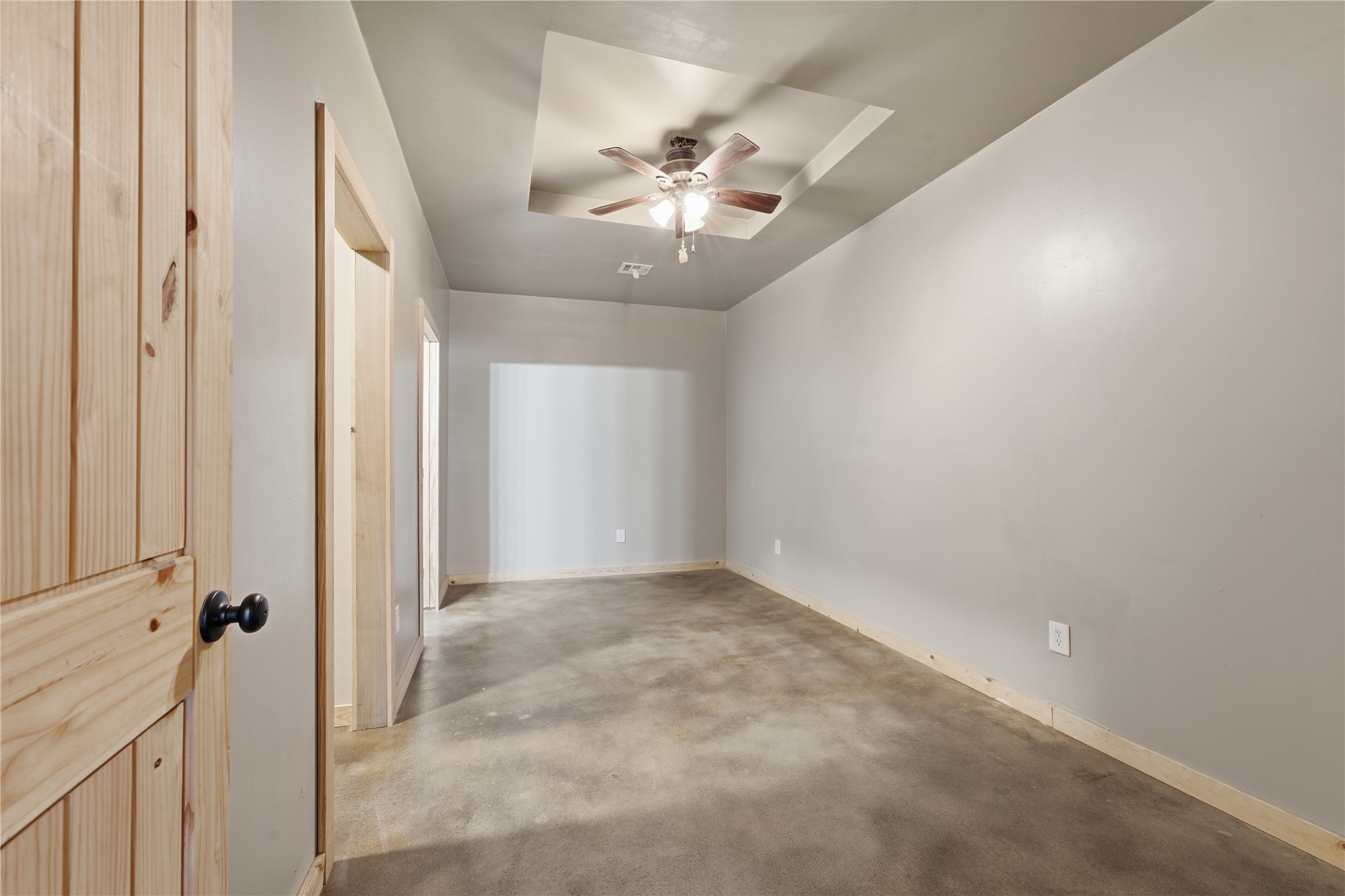 2096 E 168th Street N Property Photo 11