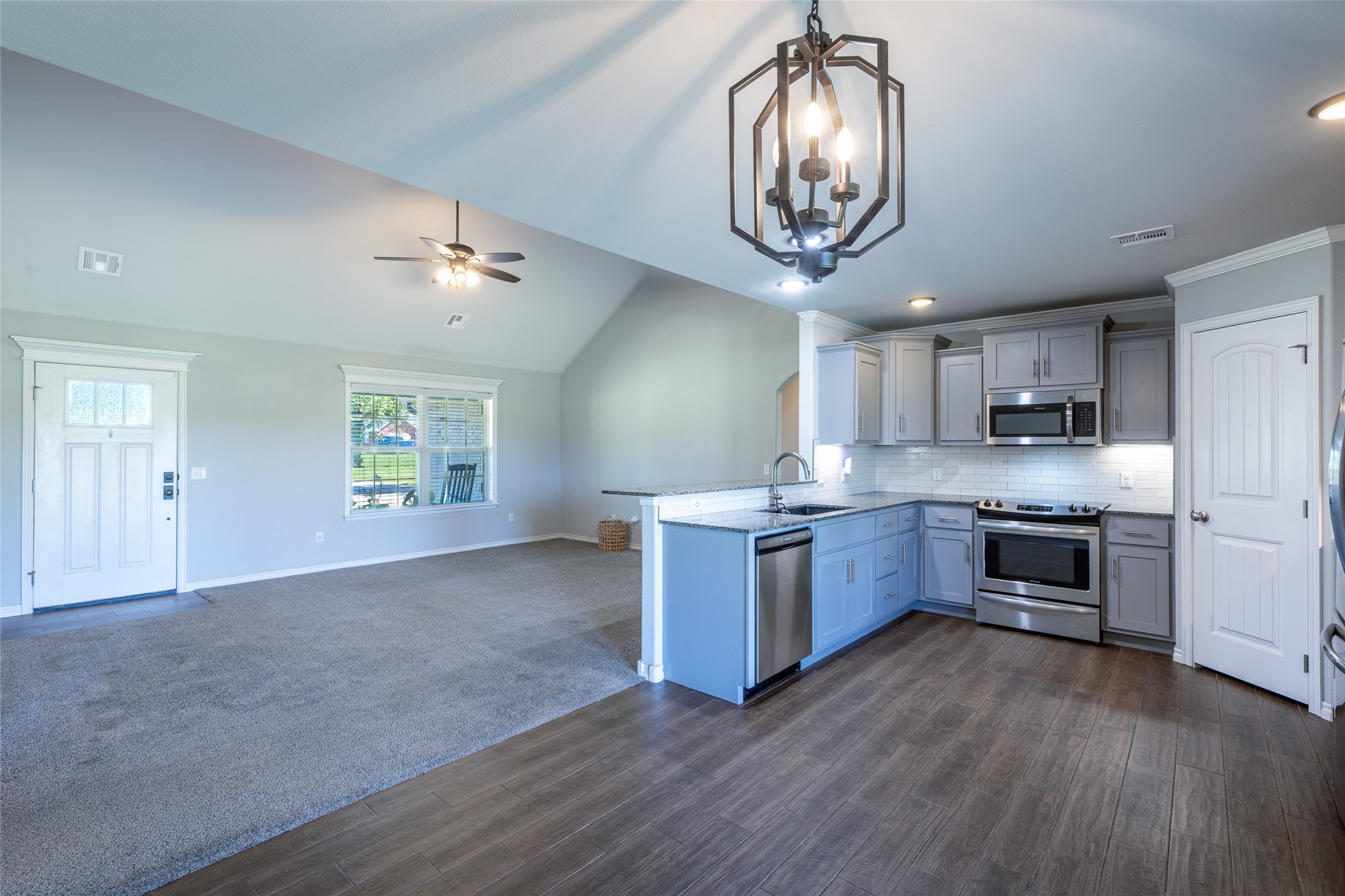 10168 E 445 Road Property Photo 9