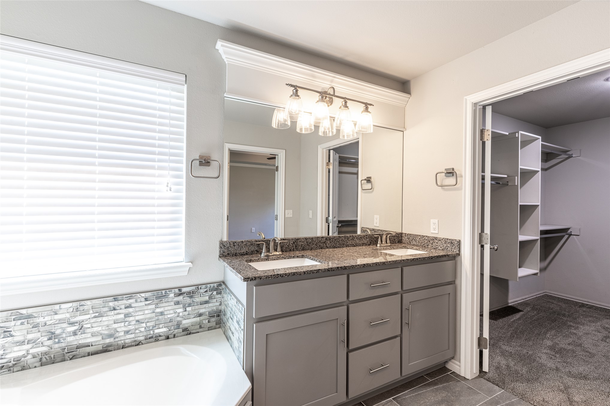 10168 E 445 Road Property Photo 16