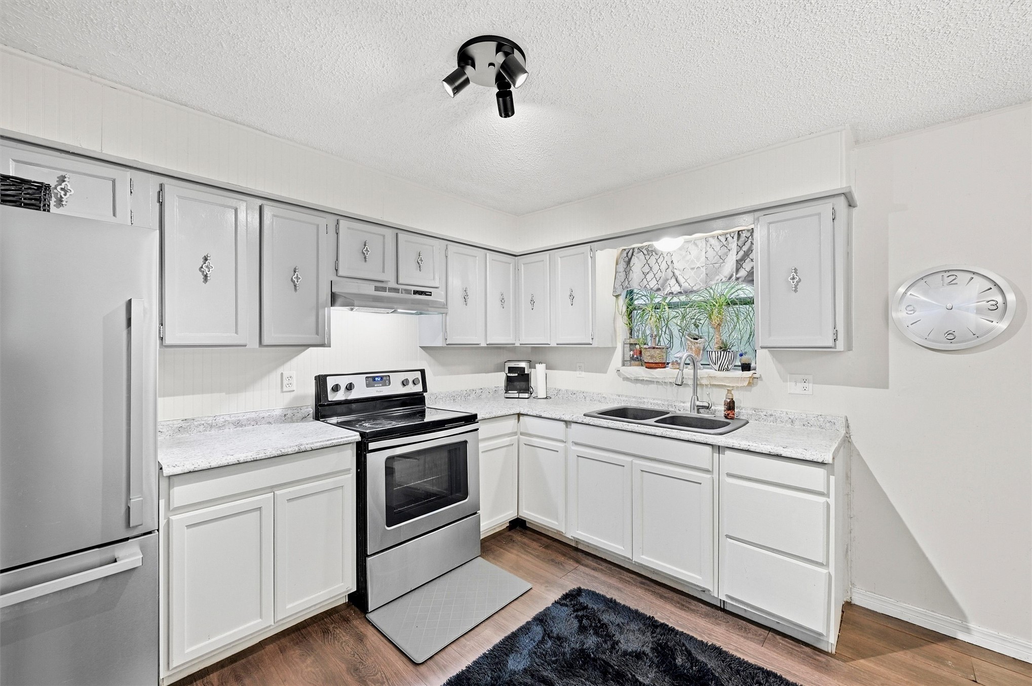 2615 Rodeo Property Photo 8