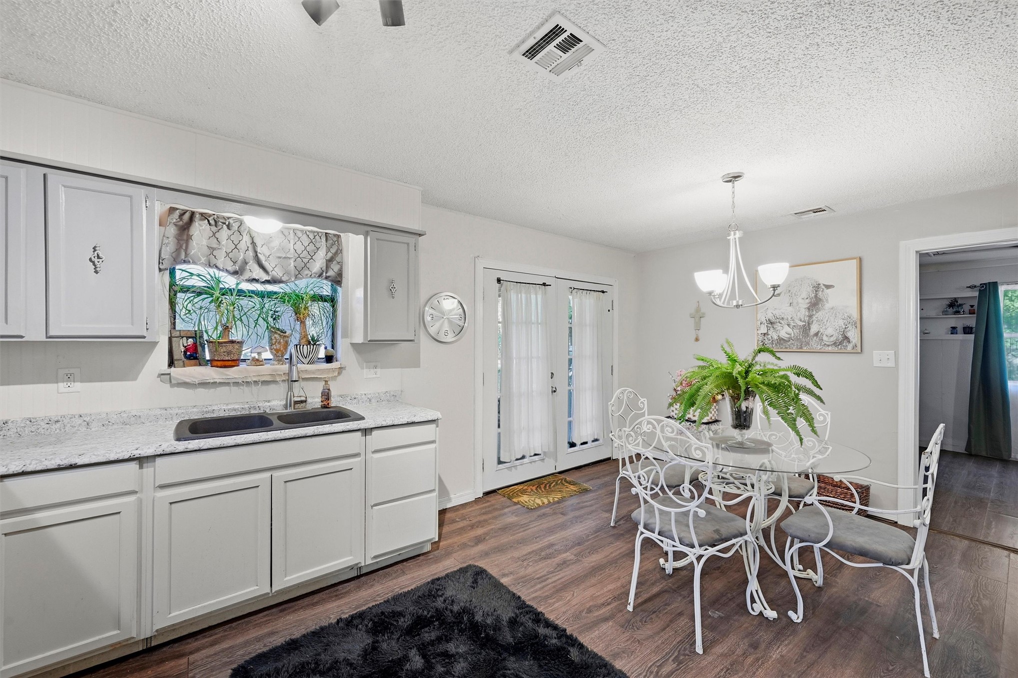 2615 Rodeo Property Photo 10