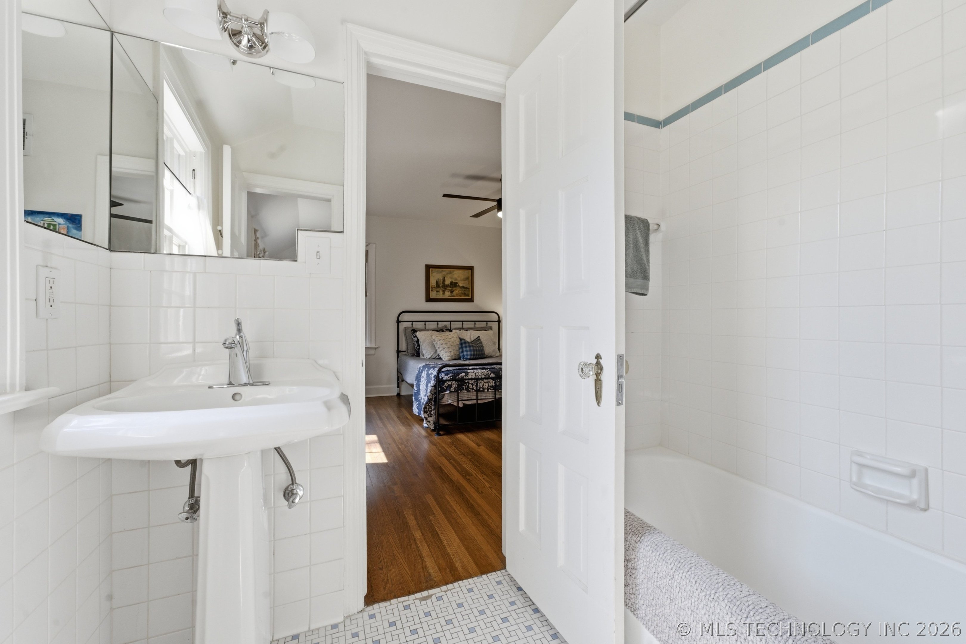 2235 S Saint Louis Avenue Property Photo 31