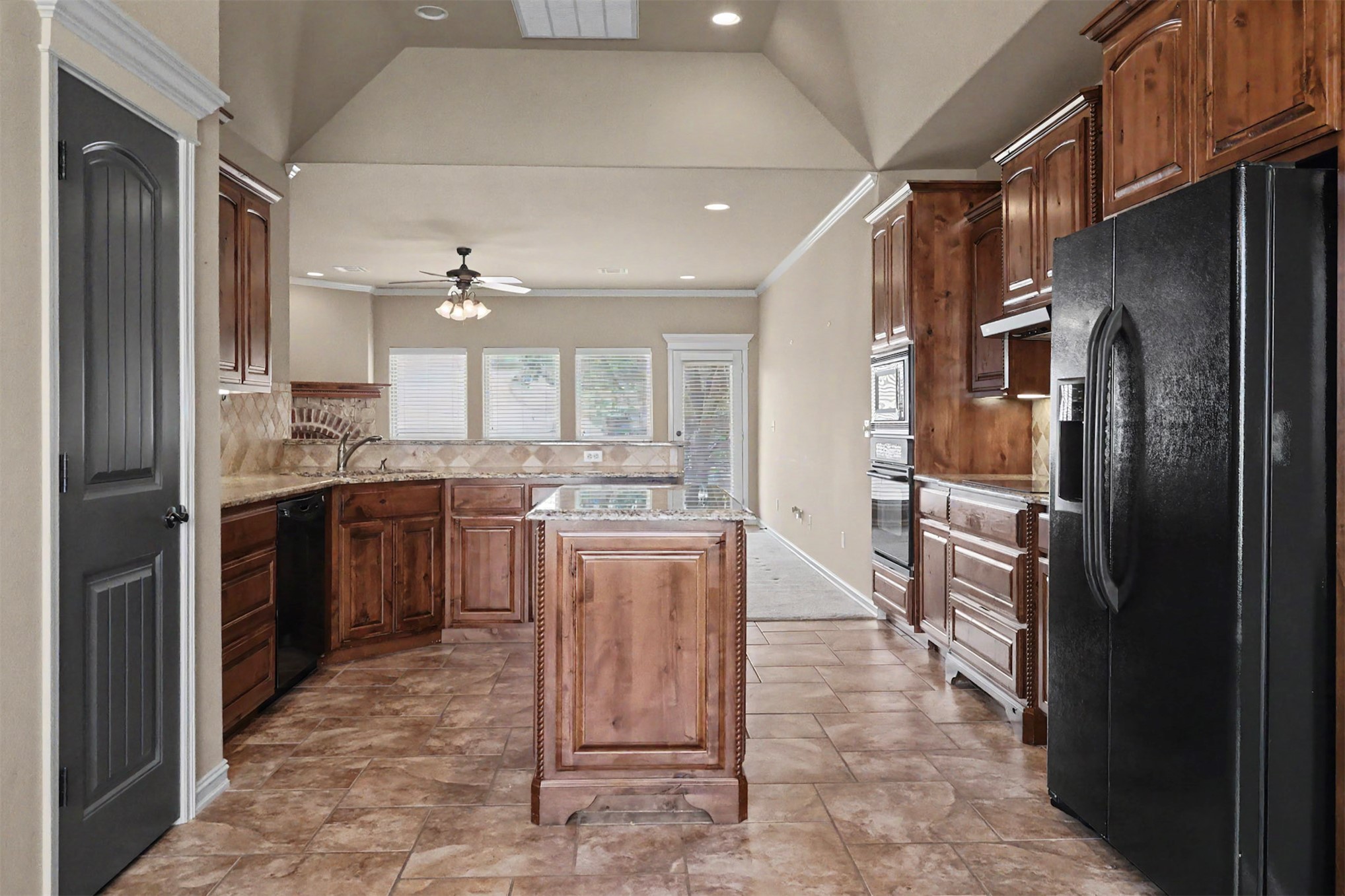 810 S Tallchief Avenue Property Photo 7