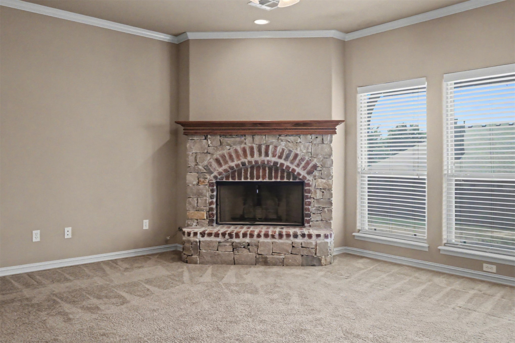 810 S Tallchief Avenue Property Photo 13