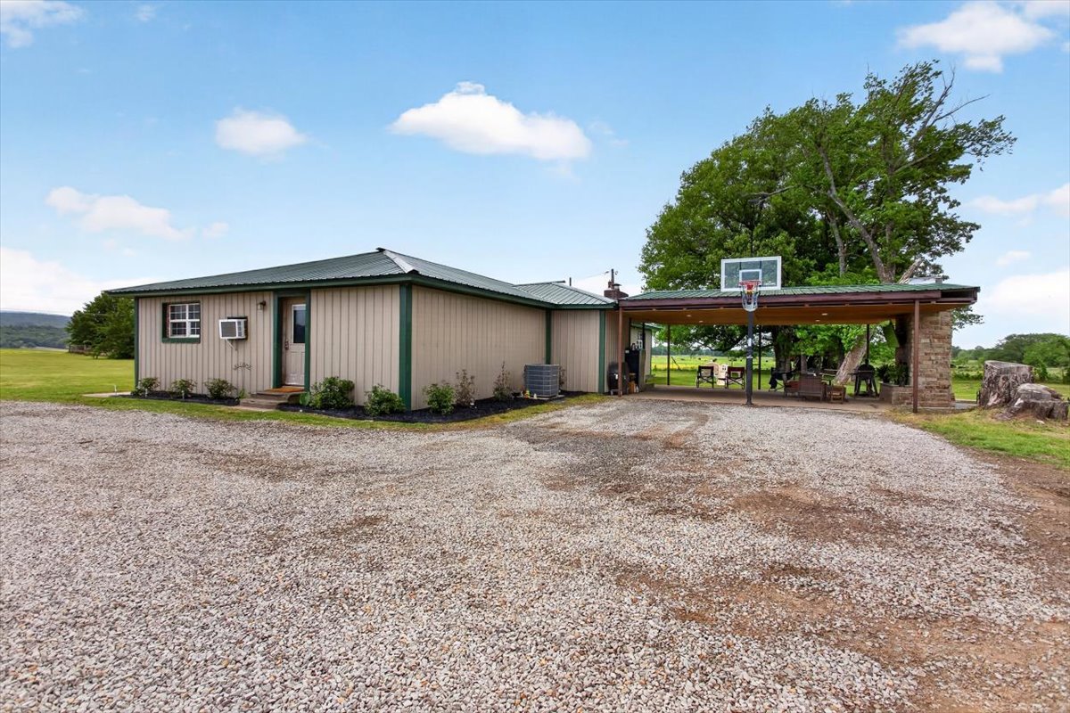 30253 W State Hwy 31 Property Photo 4