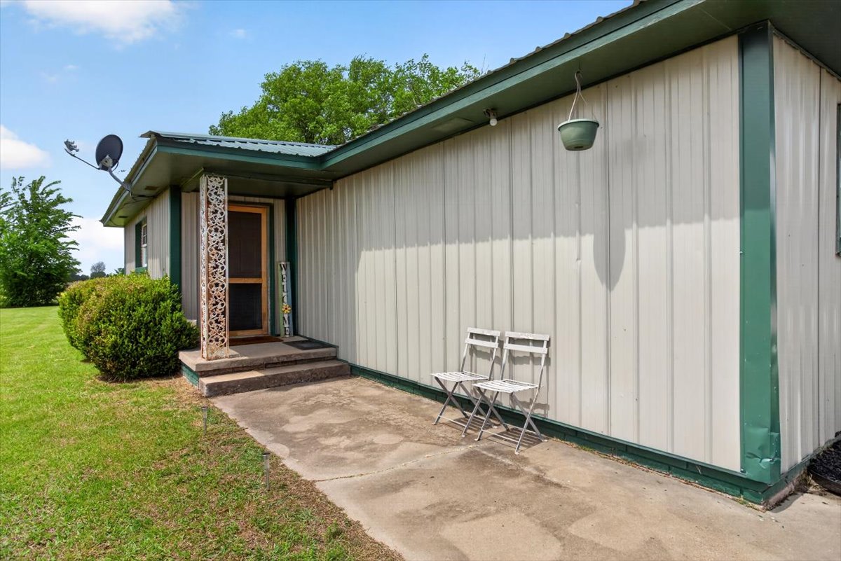 30253 W State Hwy 31 Property Photo 5