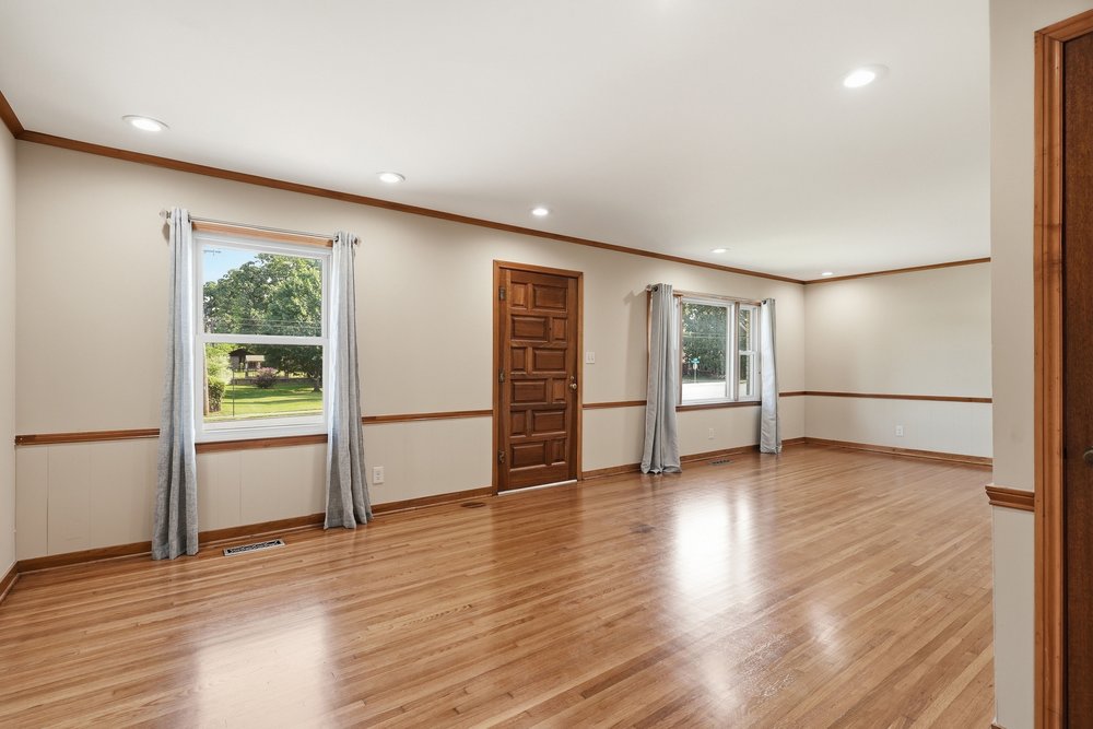 1614 E 41st Street Property Photo 4