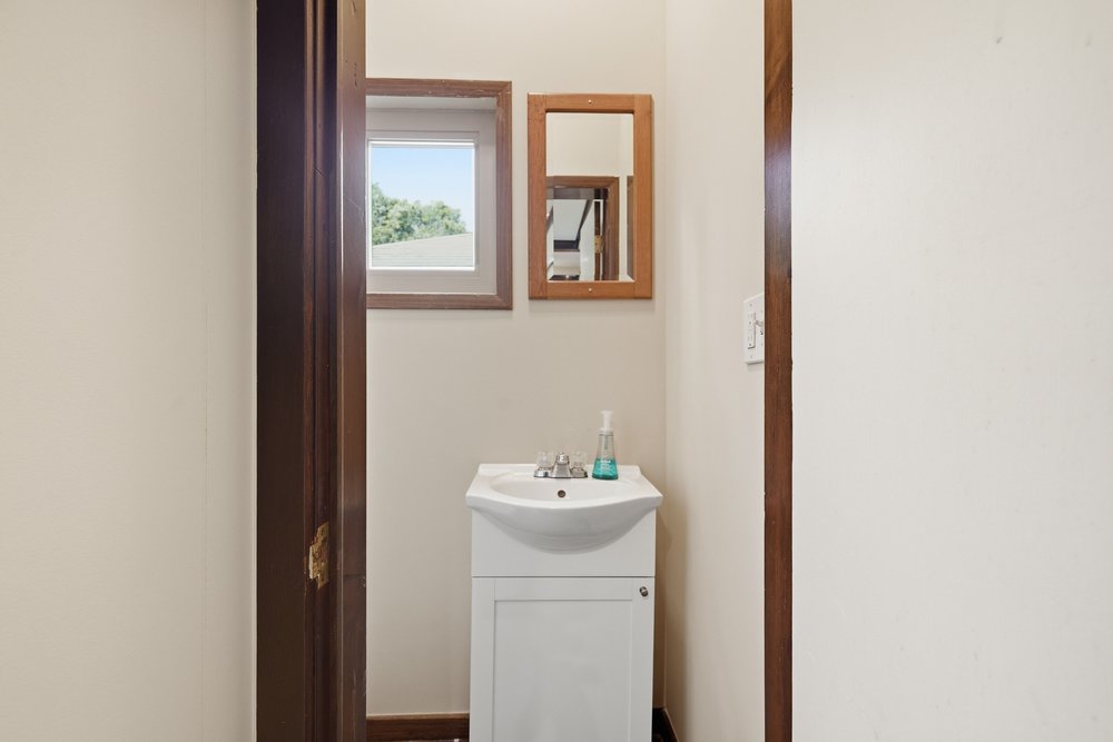 1614 E 41st Street Property Photo 8