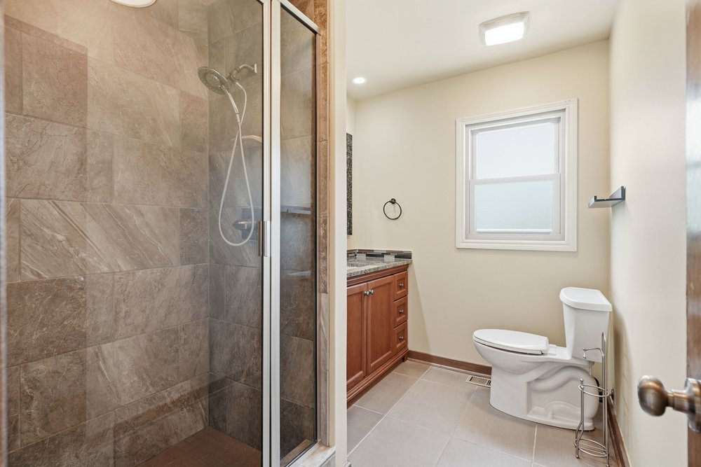 1614 E 41st Street Property Photo 18