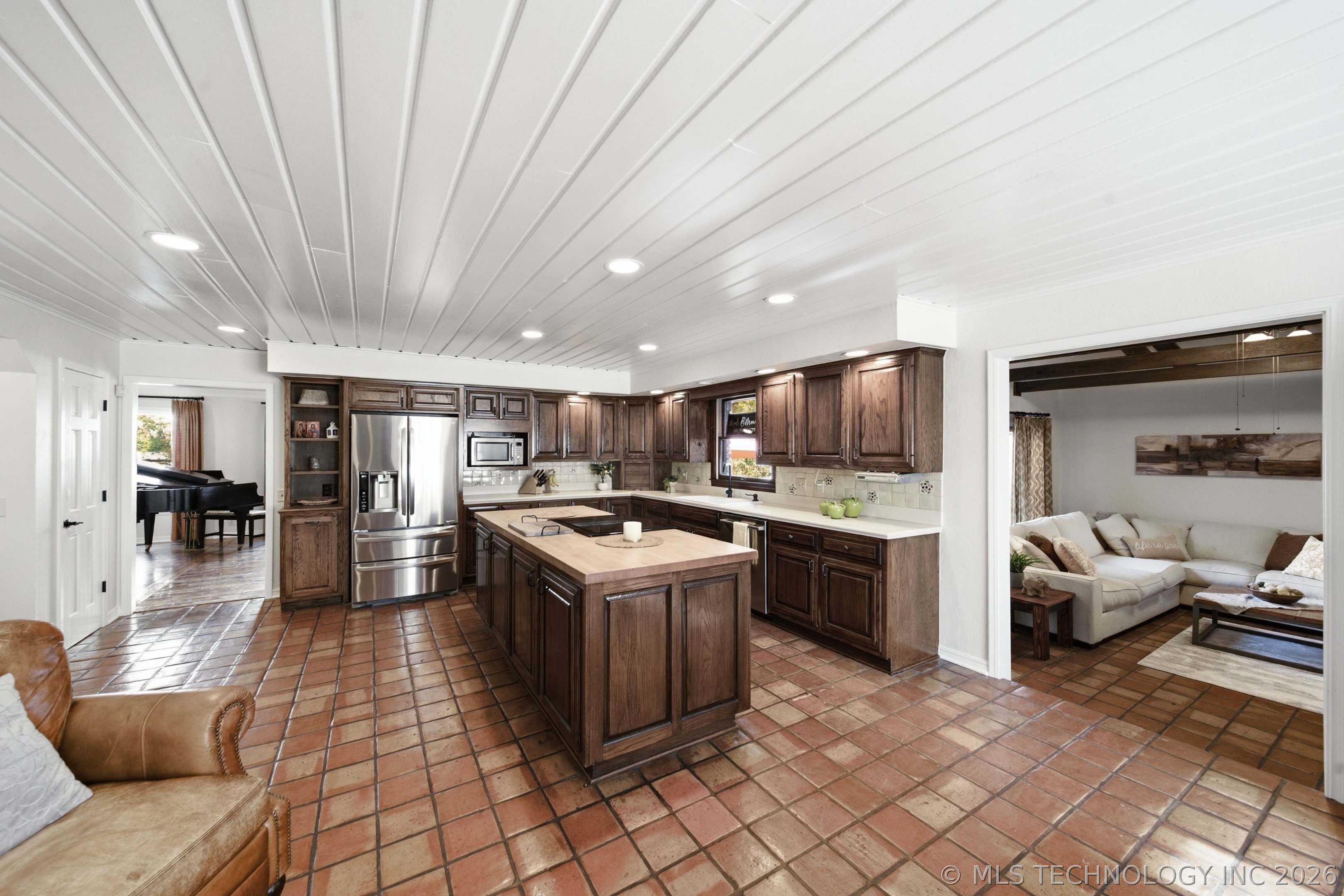 118 E 25th Street Property Photo 14
