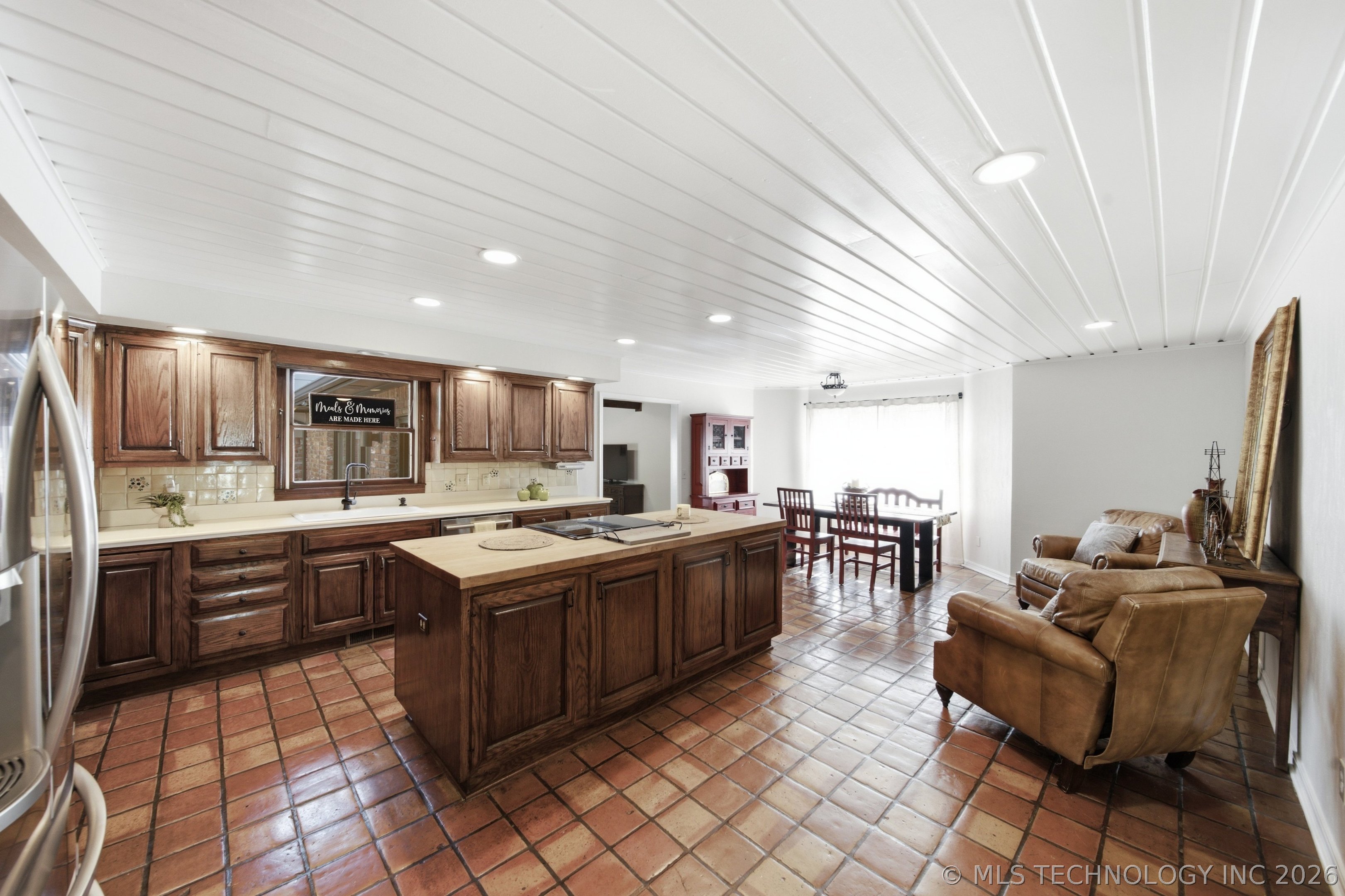 118 E 25th Street Property Photo 15
