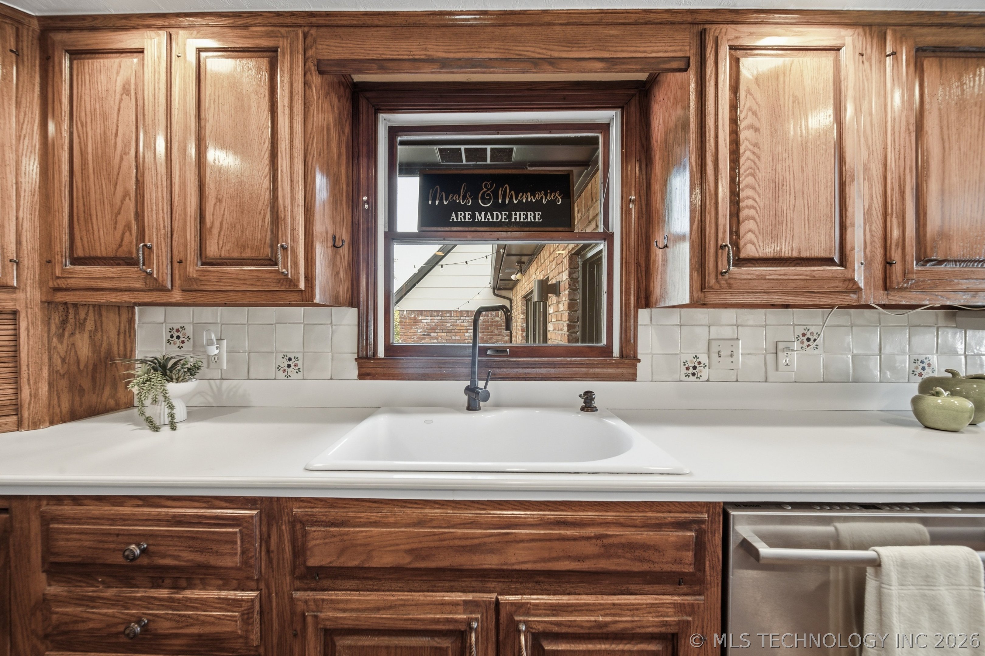 118 E 25th Street Property Photo 16