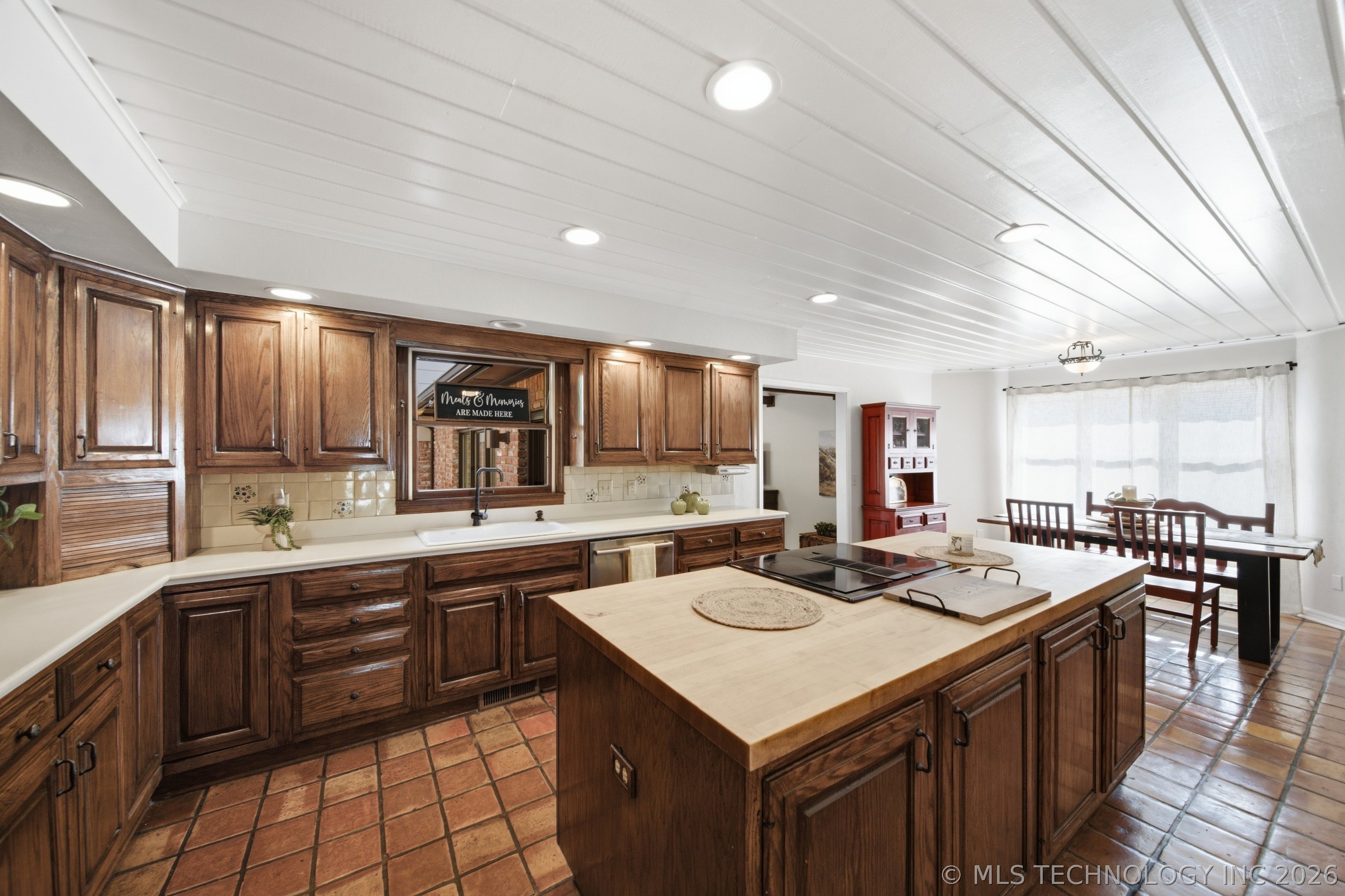 118 E 25th Street Property Photo 18