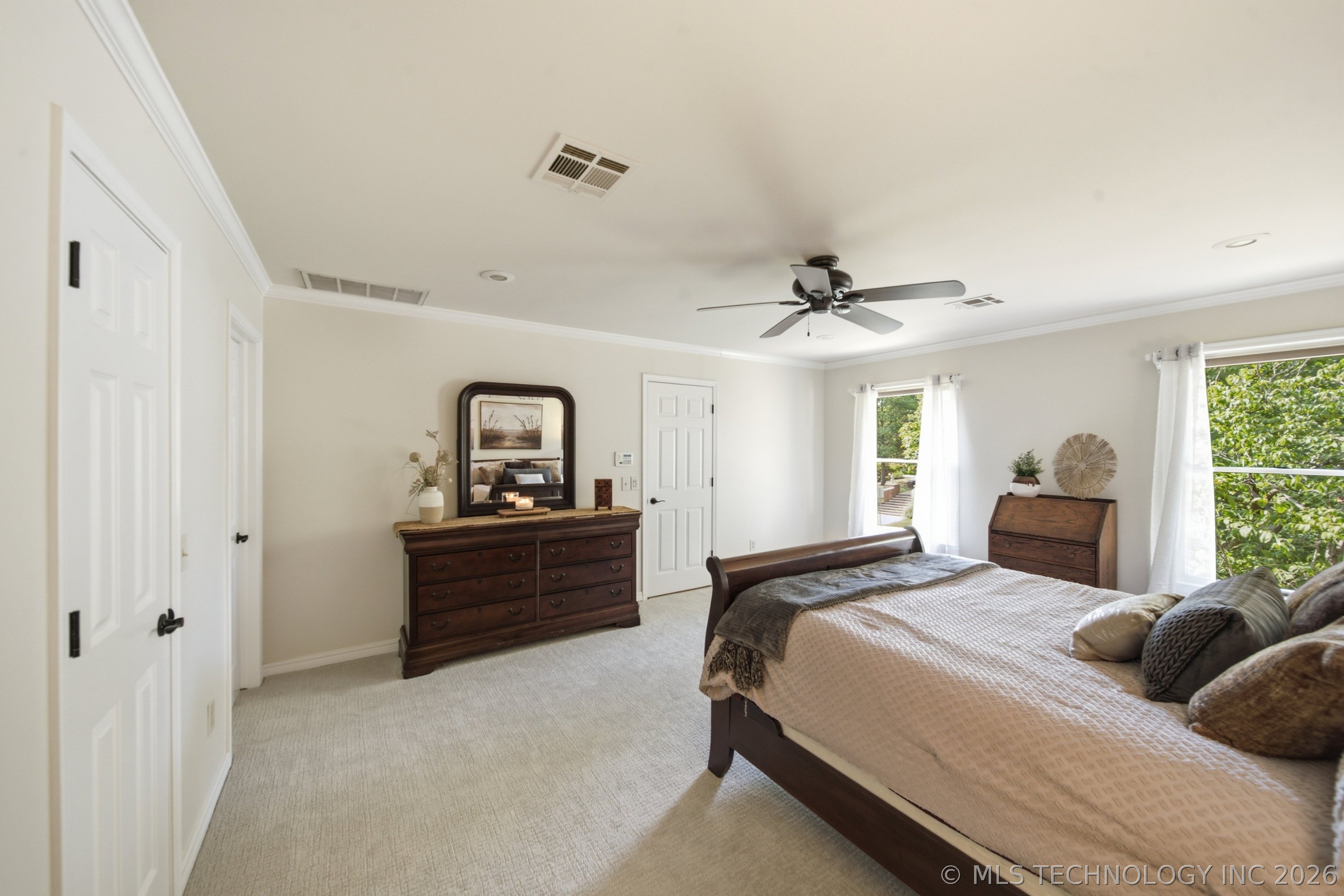 118 E 25th Street Property Photo 28