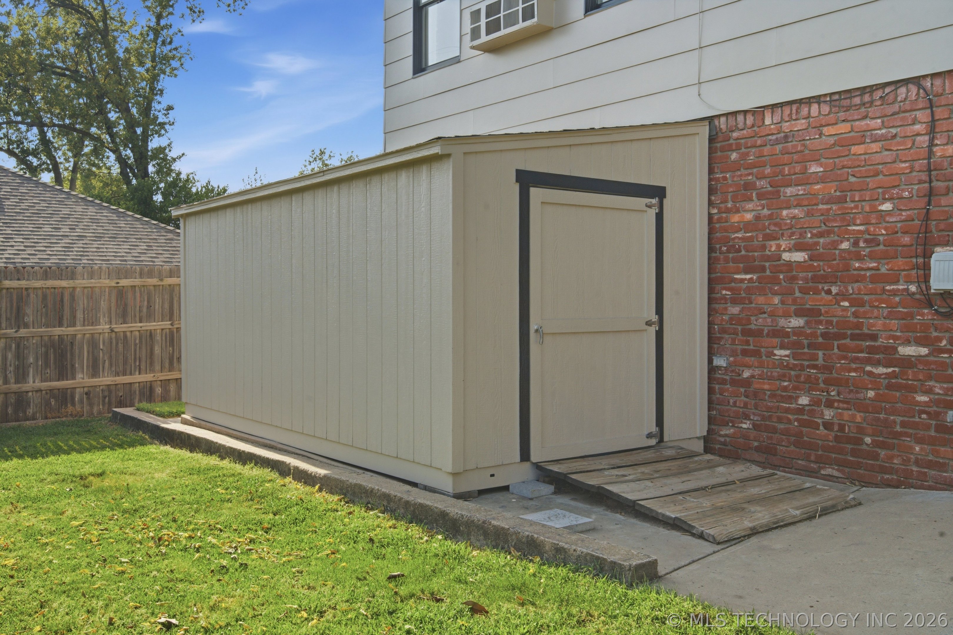 118 E 25th Street Property Photo 44