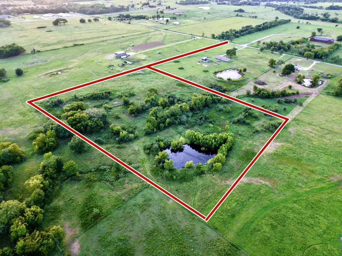 7380 Happy Camp Road Property Photo 2