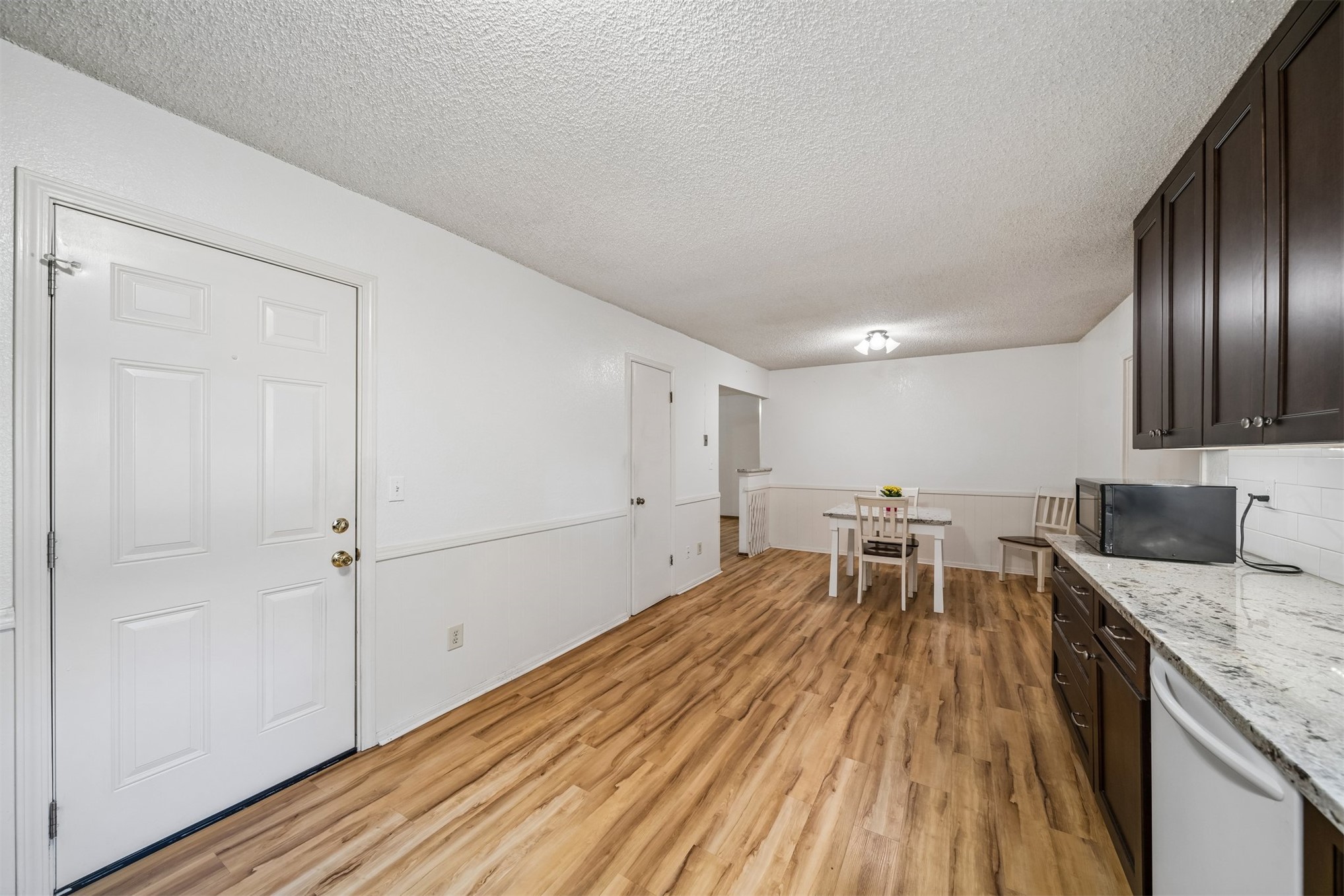 11906 E 37th Place Property Photo 10