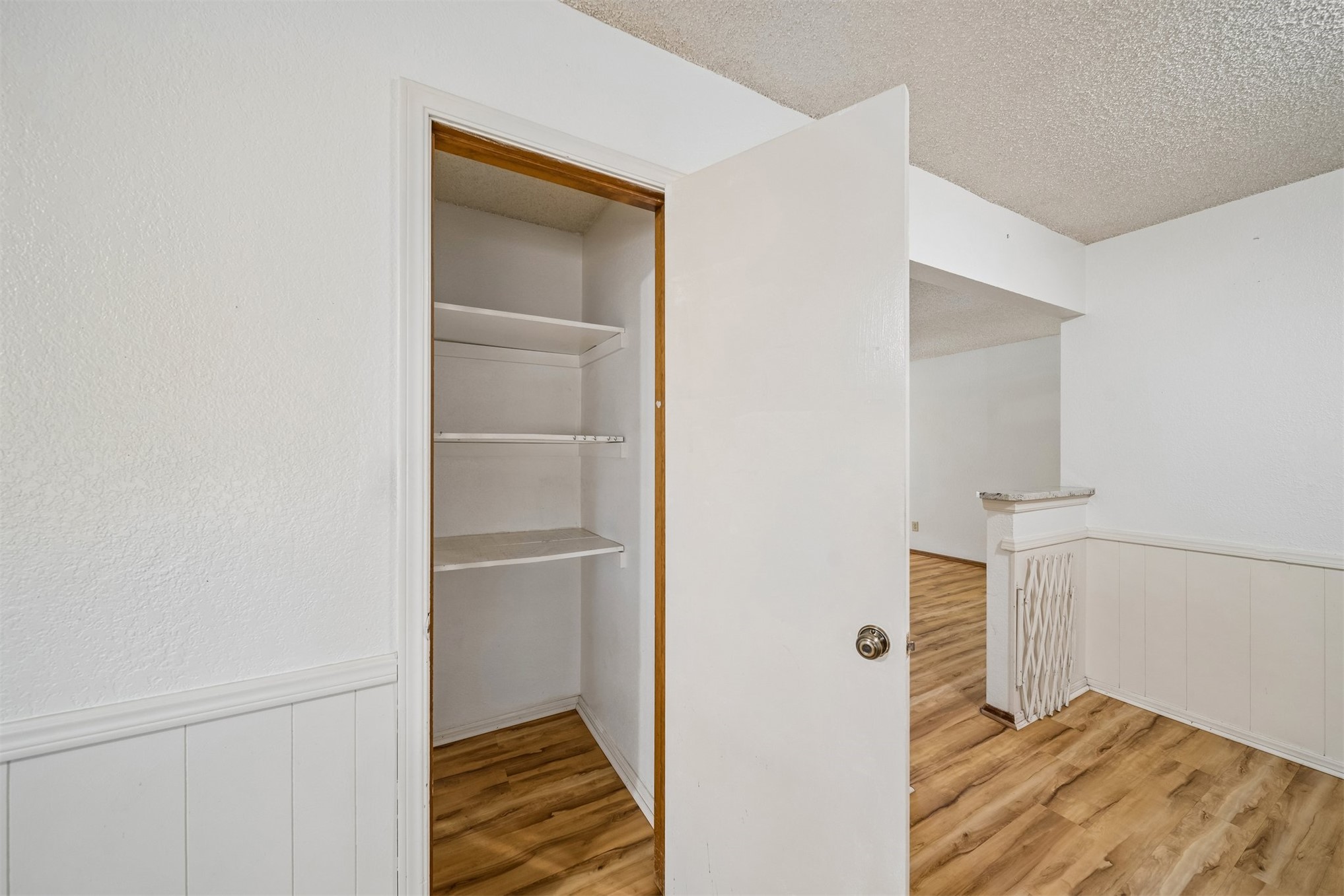 11906 E 37th Place Property Photo 11