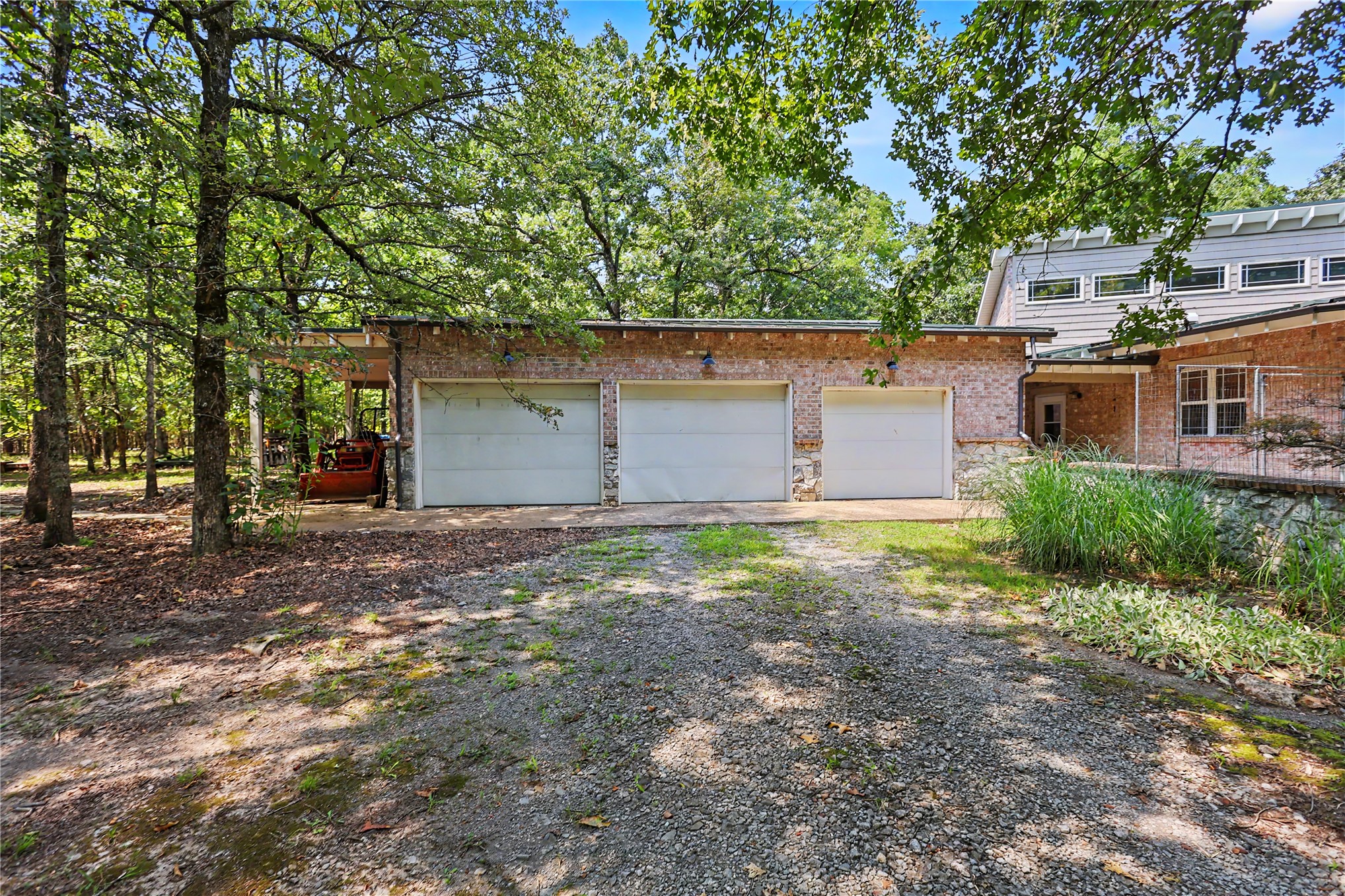 1279 E Ridge Drive Property Photo 3