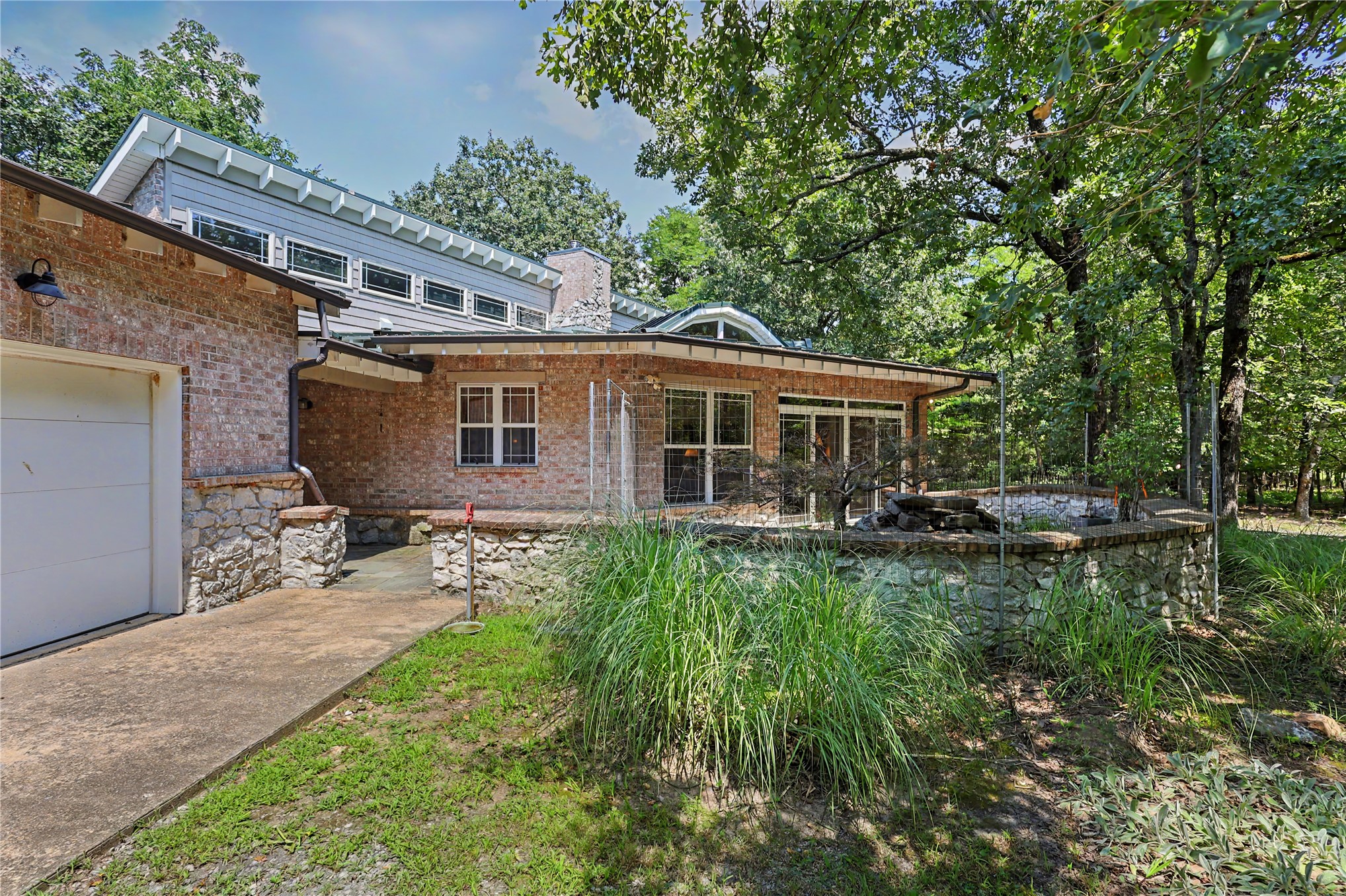 1279 E Ridge Drive Property Photo 4
